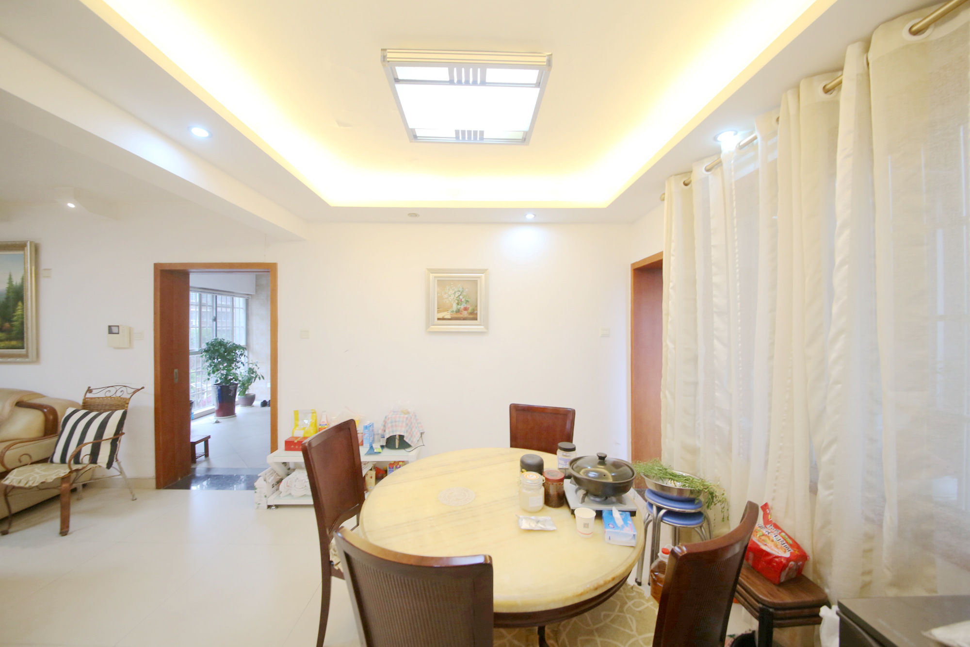 荷花园电信宿舍（天辰荷花苑）  4室2厅2卫   148.00万客厅