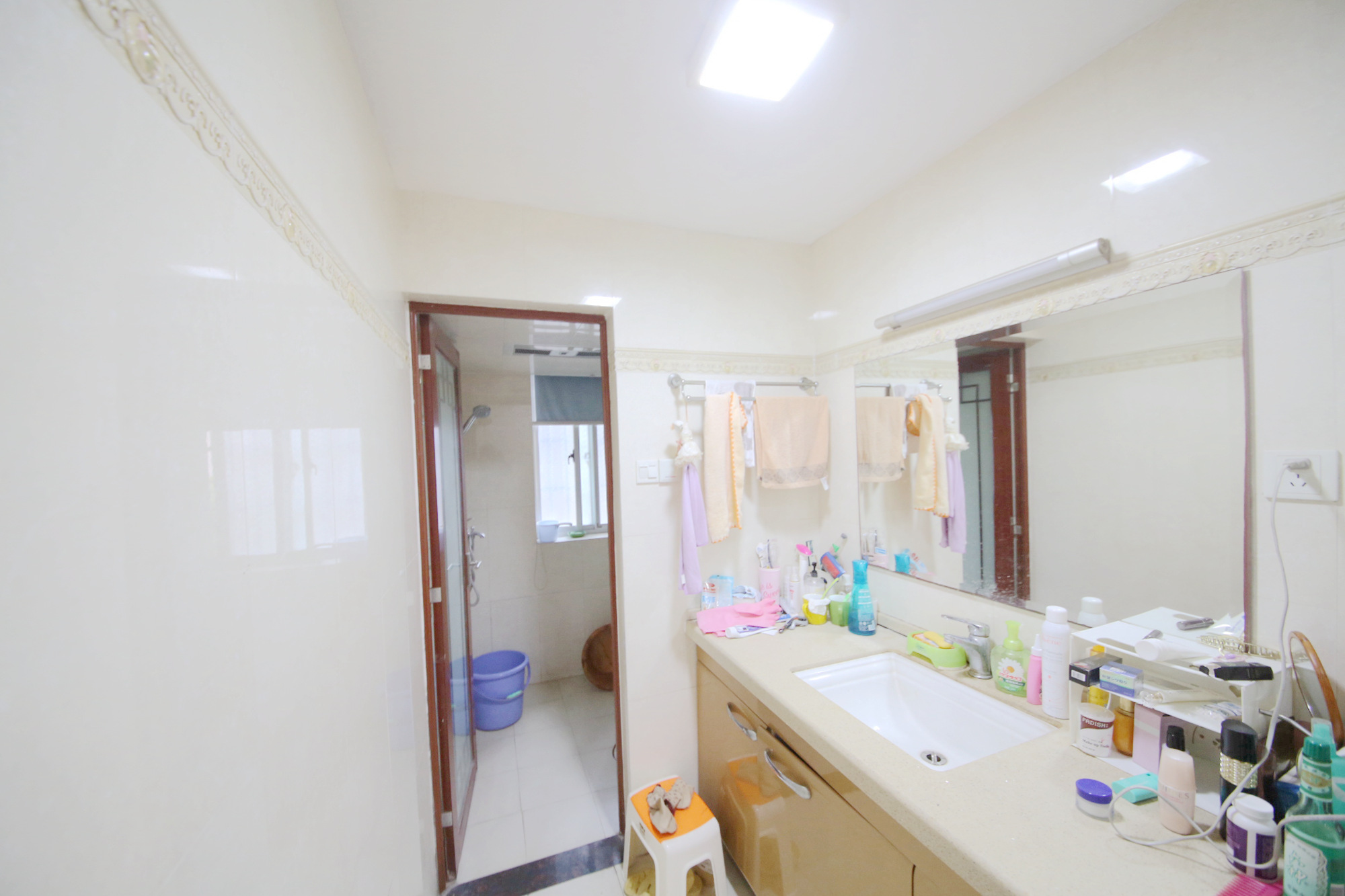 荷花园电信宿舍（天辰荷花苑）  4室2厅2卫   148.00万卫生间