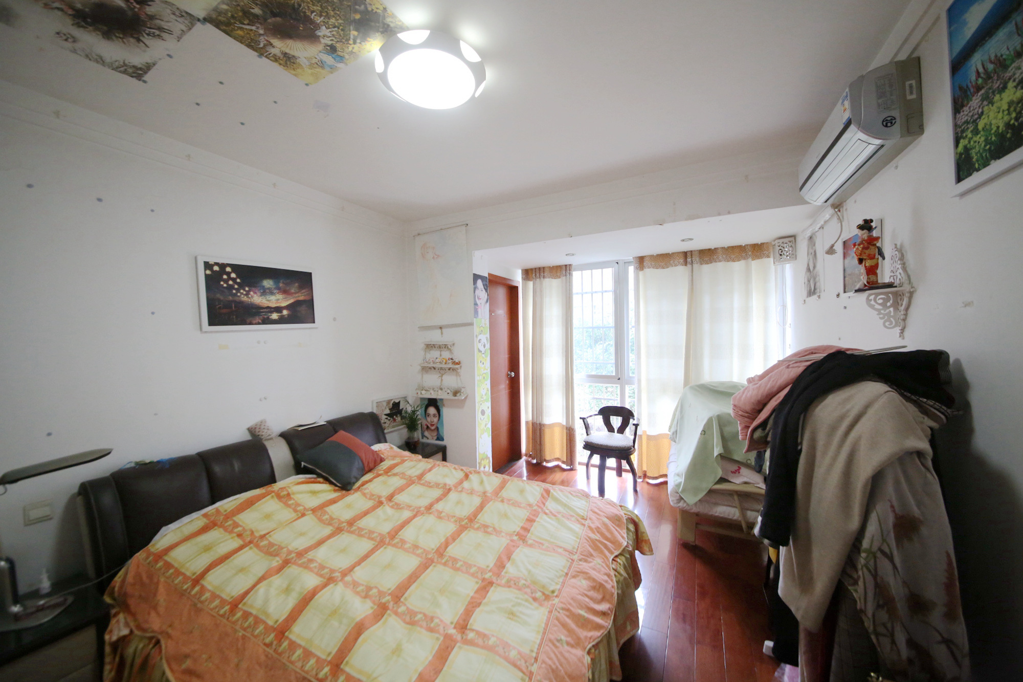 荷花园电信宿舍（天辰荷花苑）  4室2厅2卫   148.00万卧室