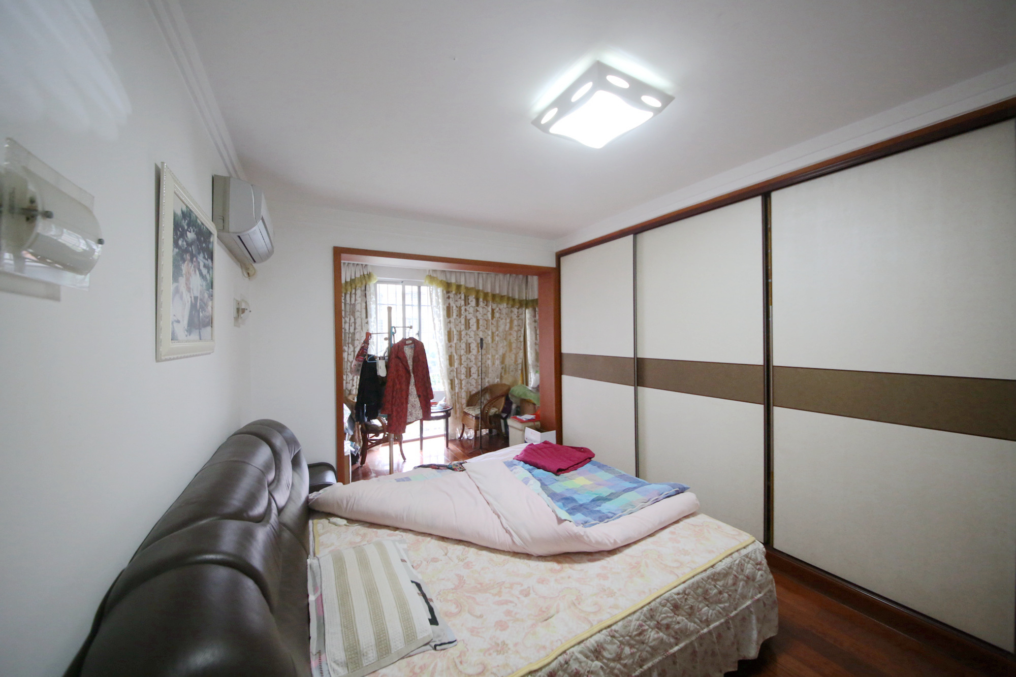 荷花园电信宿舍（天辰荷花苑）  4室2厅2卫   148.00万卧室