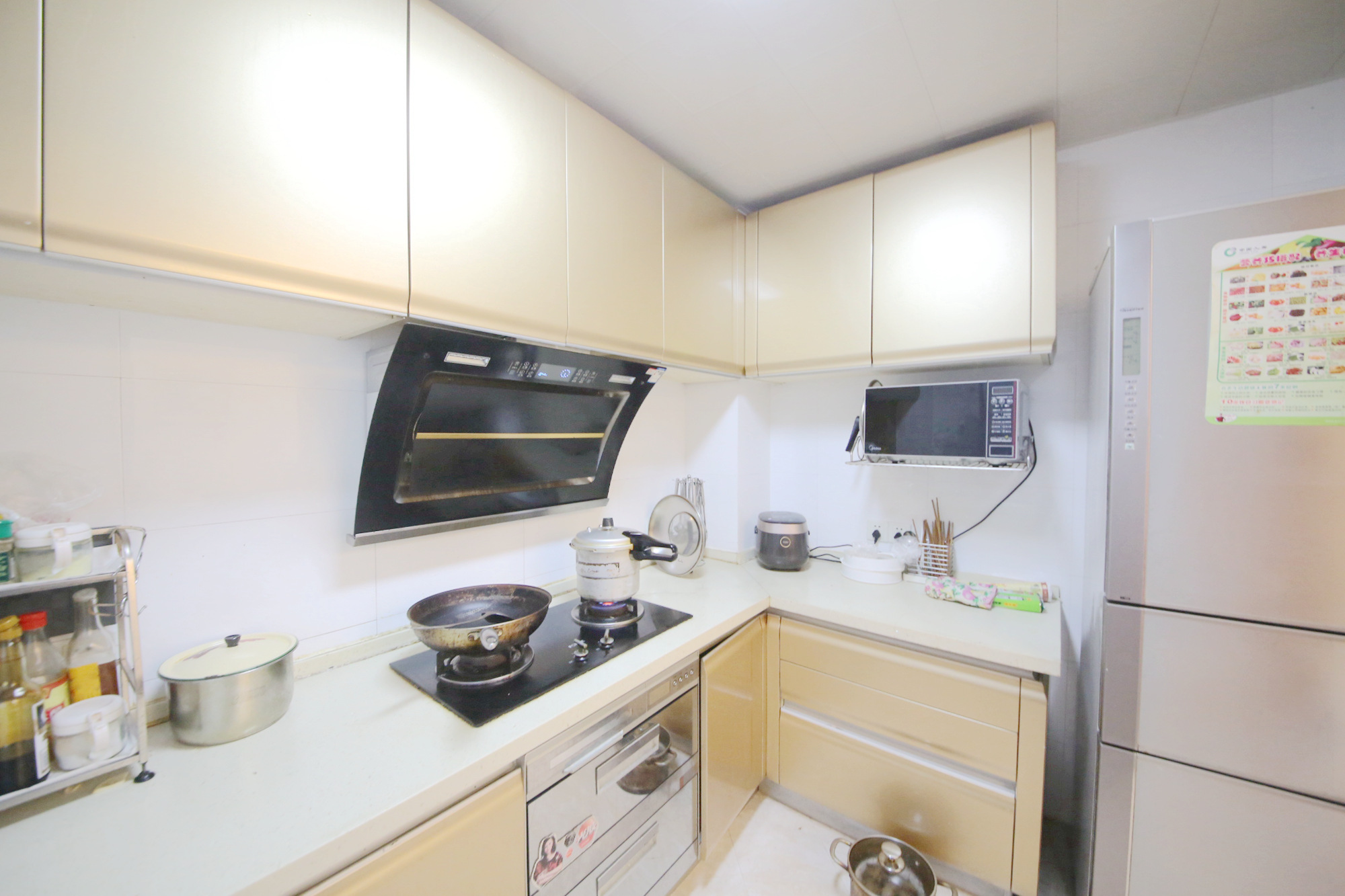 荷花园电信宿舍（天辰荷花苑）  4室2厅2卫   148.00万厨房