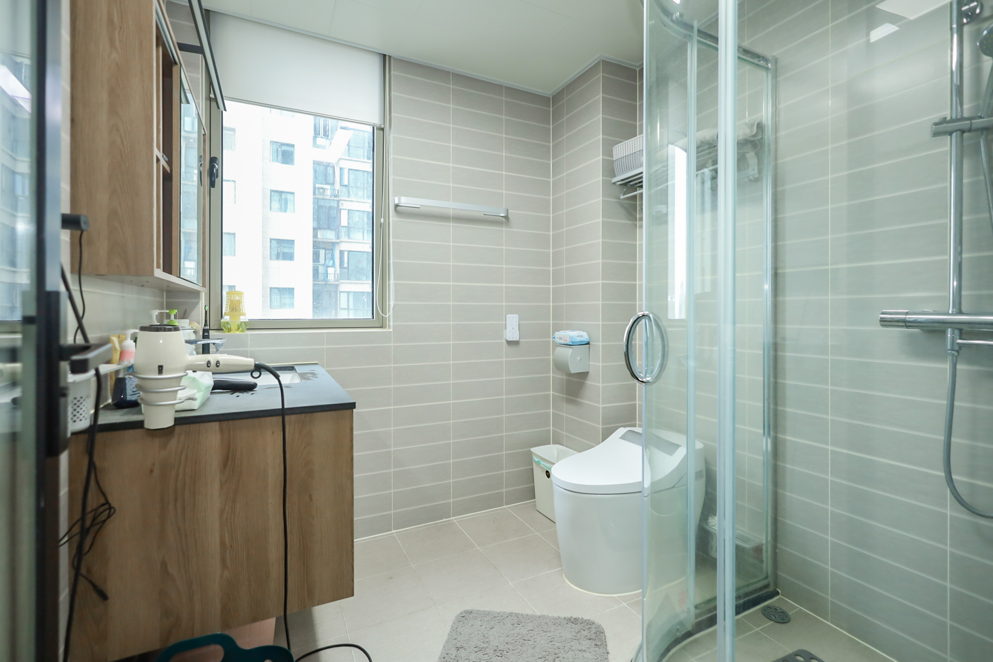 万象府台  3室2厅2卫    289.8万卫生间