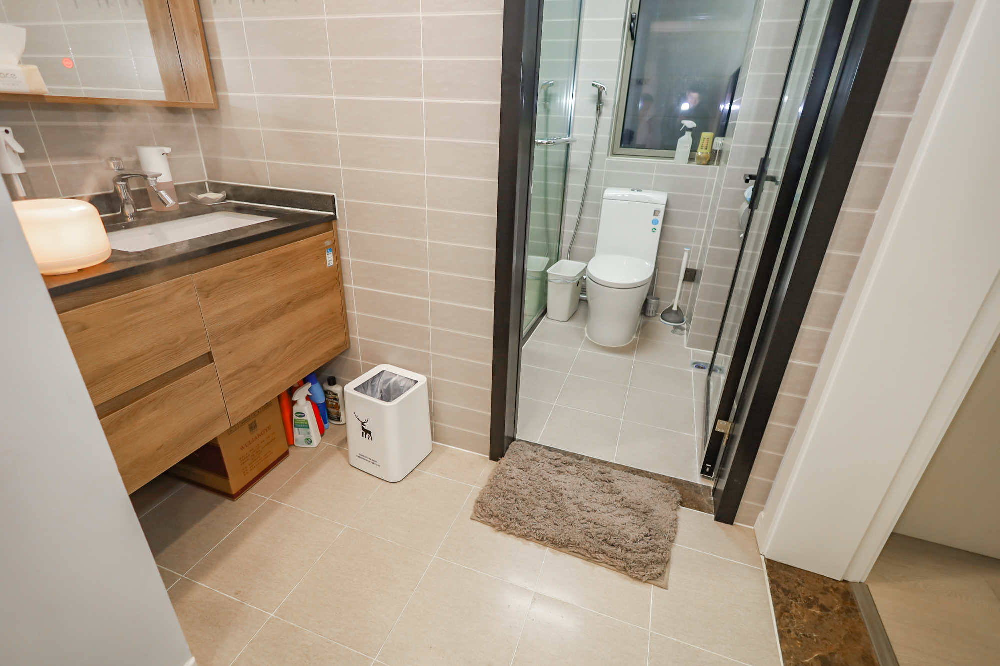 万象府台  3室2厅2卫    289.8万卫生间