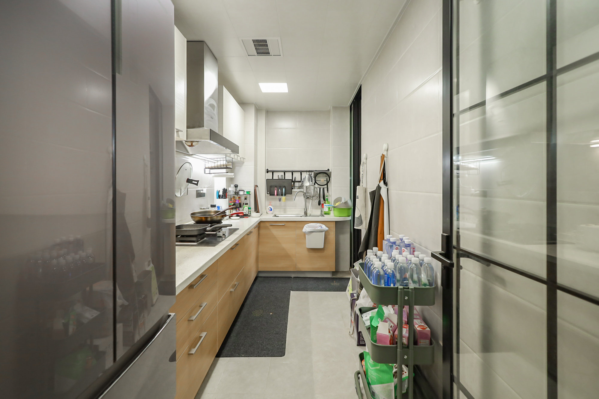 万象府台  3室2厅2卫    289.8万厨房