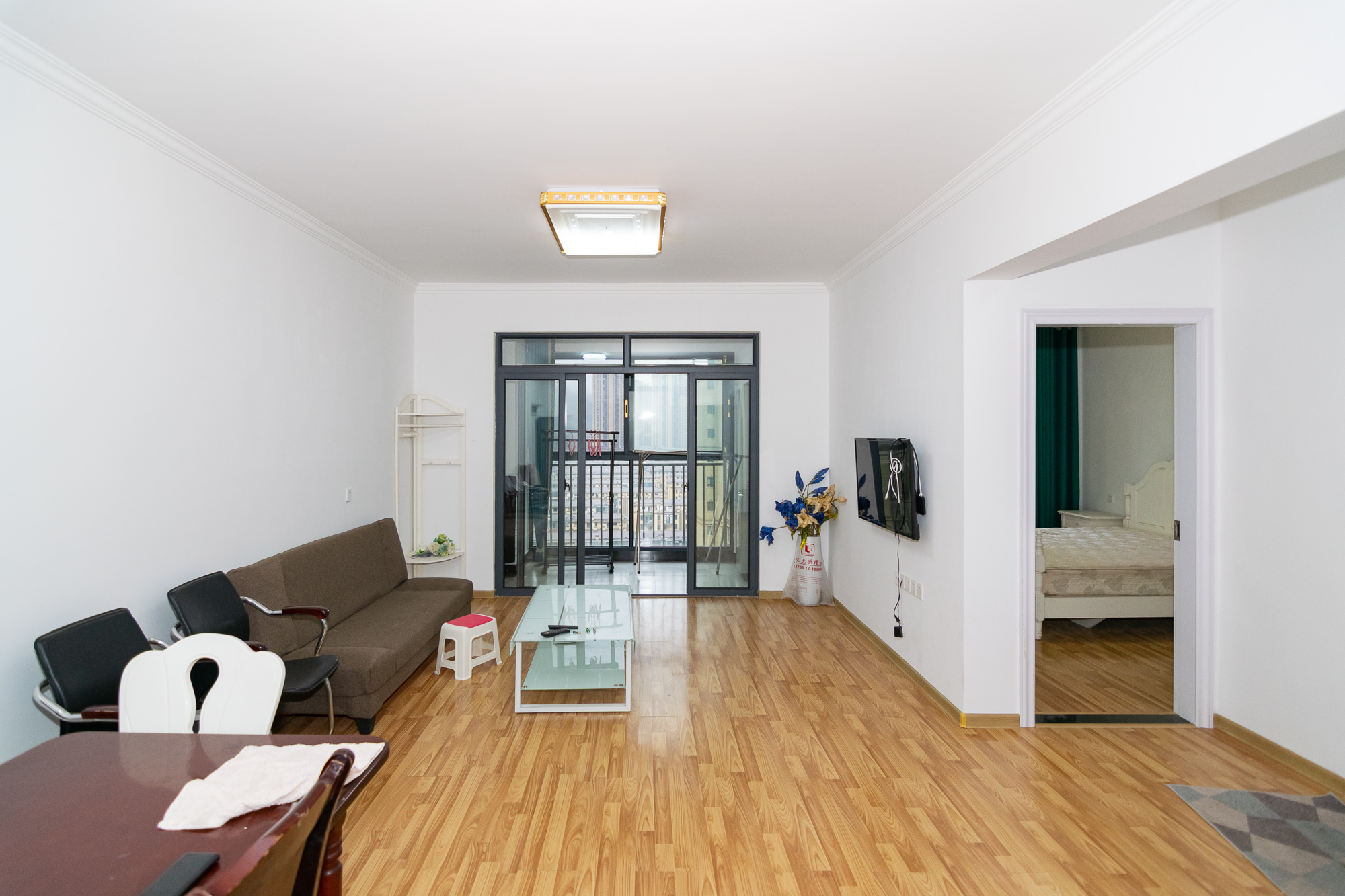 澳海澜庭 2室2厅1卫 60.90万 澳海澜庭 2室2厅1卫 60.90万客厅