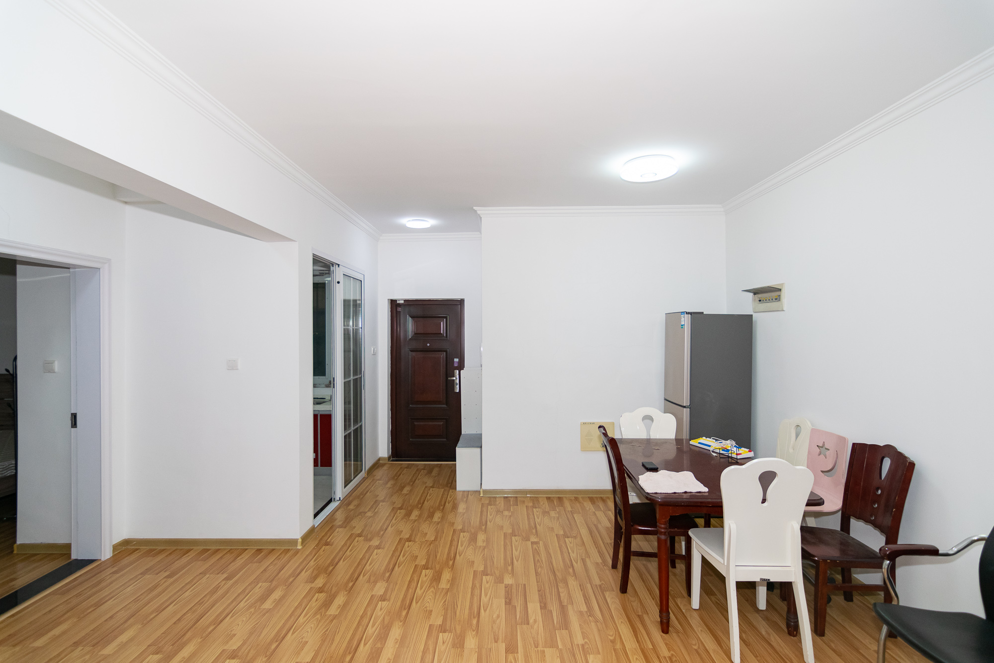 澳海澜庭 2室2厅1卫 60.90万 澳海澜庭 2室2厅1卫 60.90万客厅