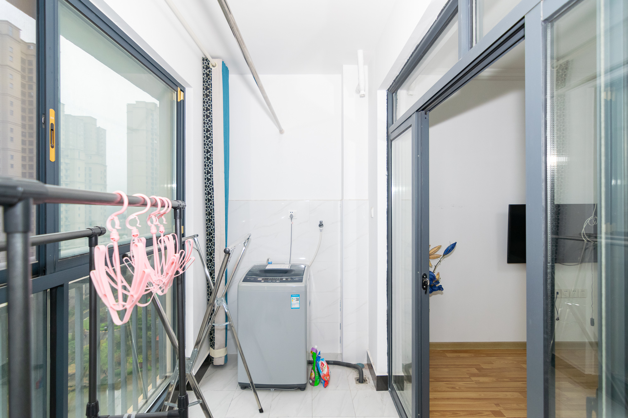 澳海澜庭 2室2厅1卫 60.90万 澳海澜庭 2室2厅1卫 60.90万阳台