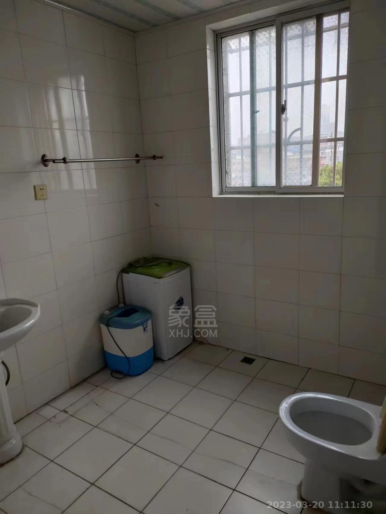 株洲长江南路阳光小区  3室2厅2卫   1800.00元/月室内图