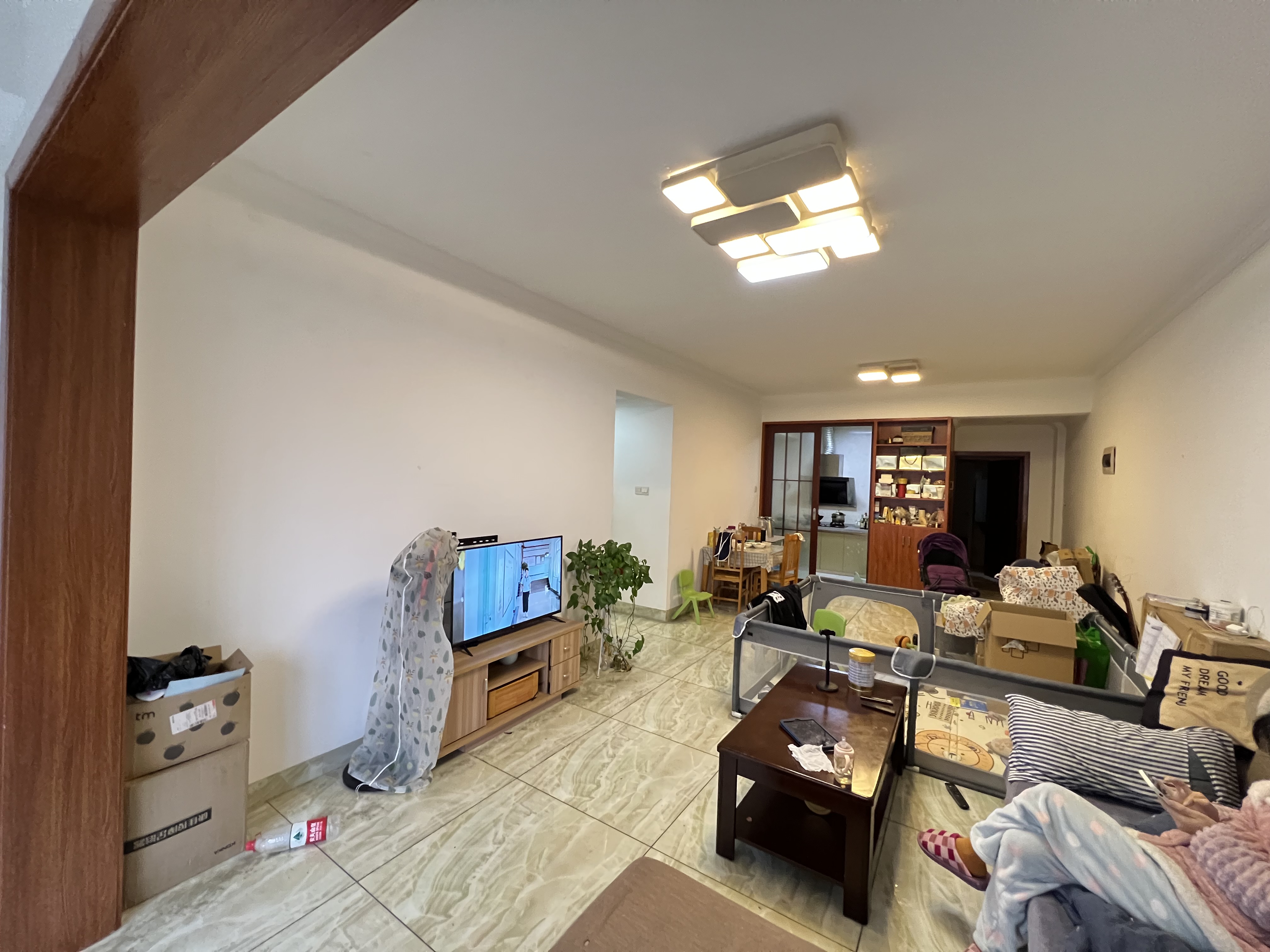 奥园广场  3室2厅2卫   89.00万 奥园广场  3室2厅2卫   89.00万室内图