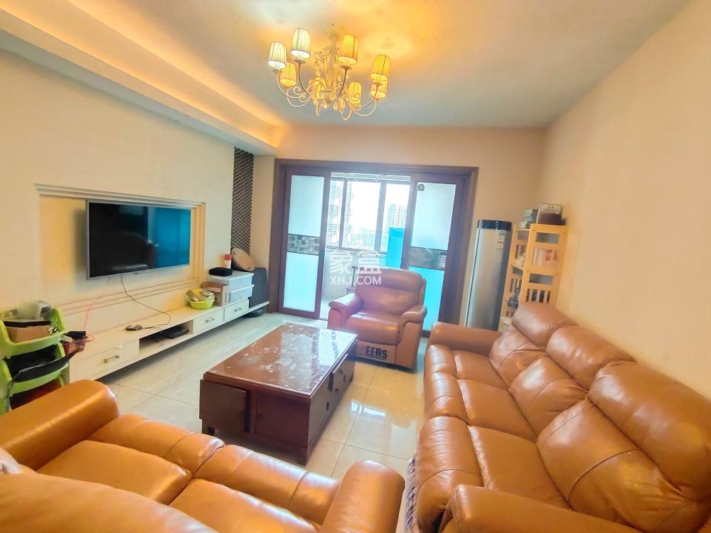 荷塘嘉苑  3室2厅2卫   75.00万