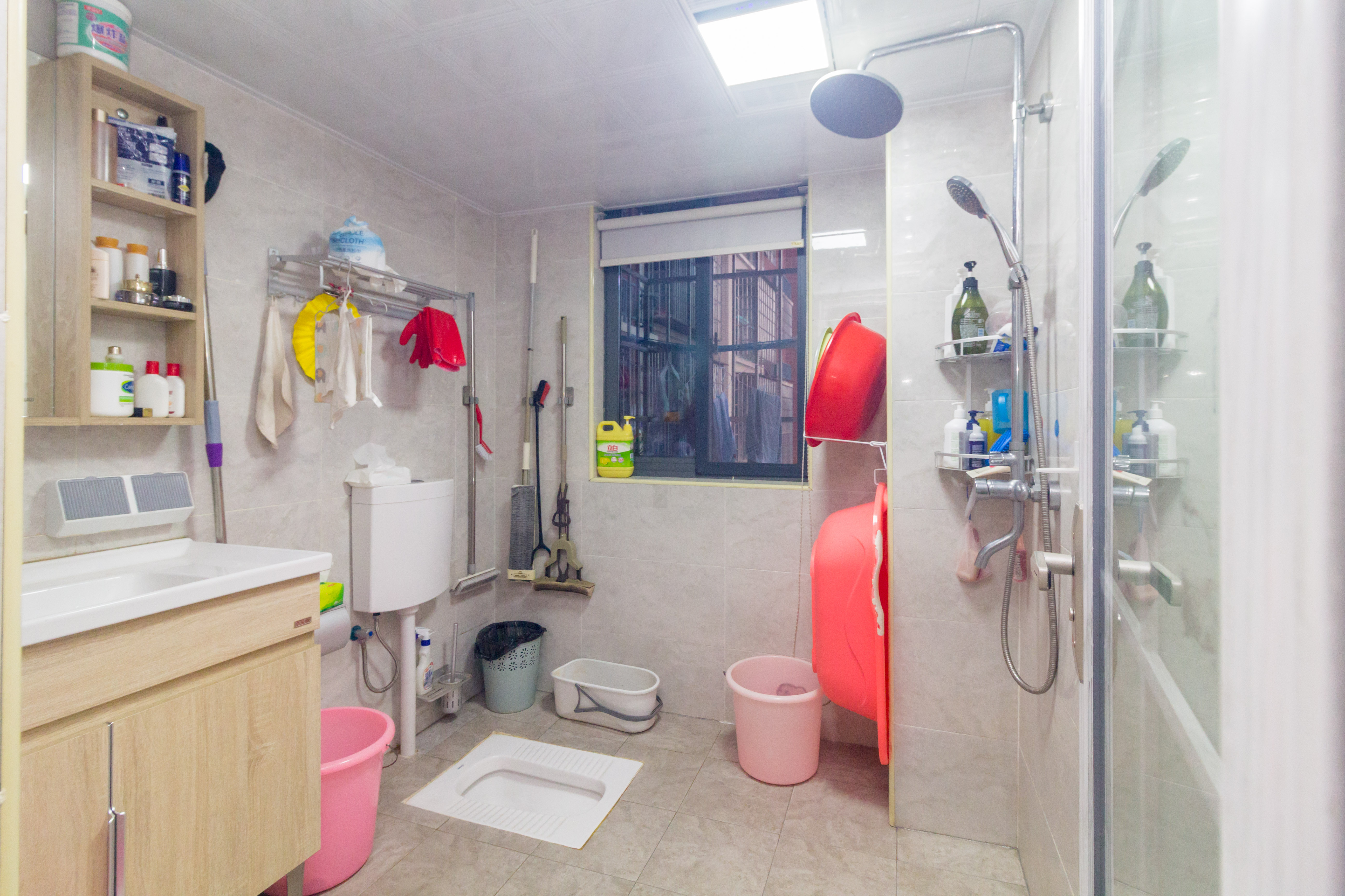 湘楚华庭 3室2厅1卫 68.00万 湘楚华庭 3室2厅1卫 68.00万卫生间