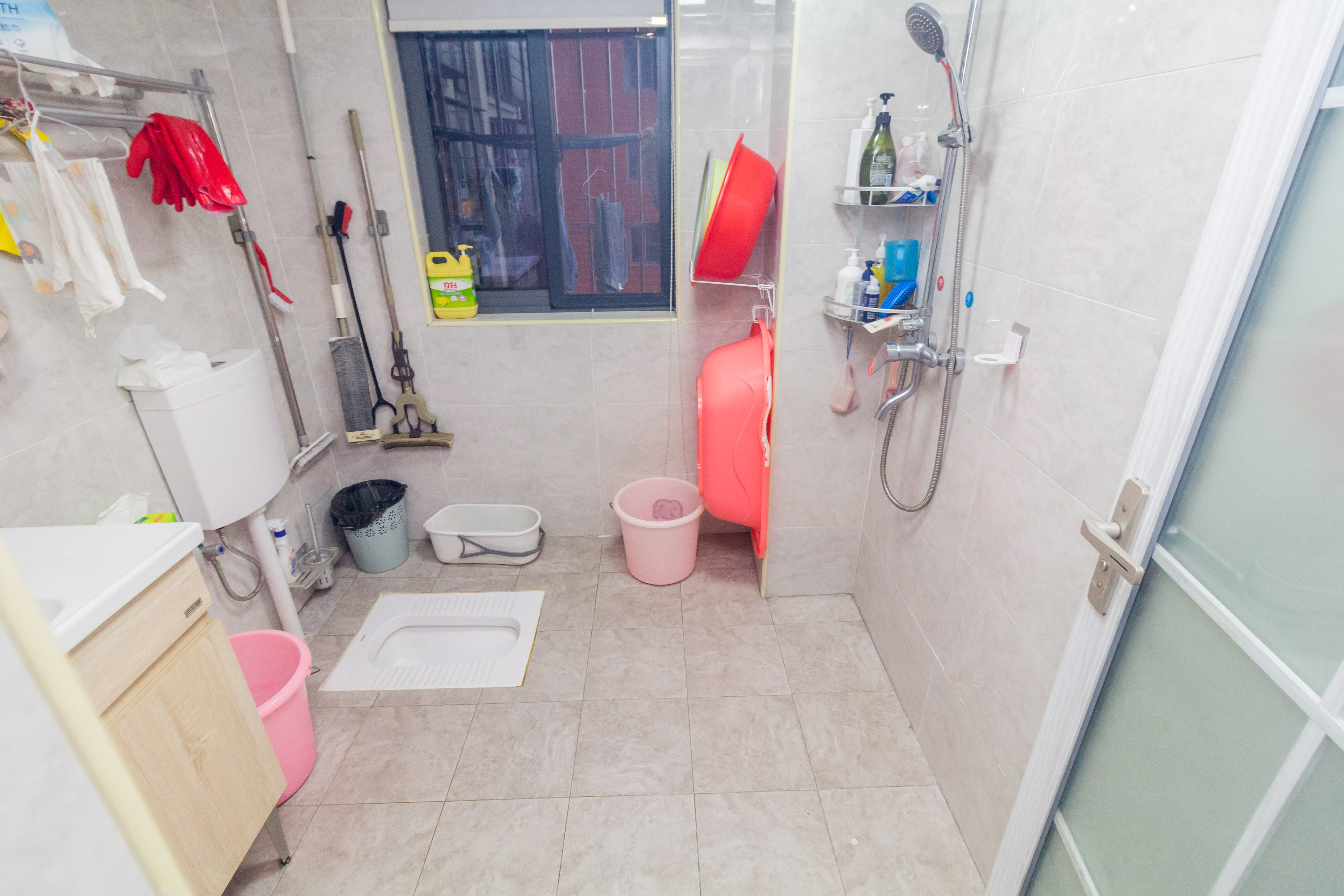 湘楚华庭 3室2厅1卫 68.00万 湘楚华庭 3室2厅1卫 68.00万卫生间