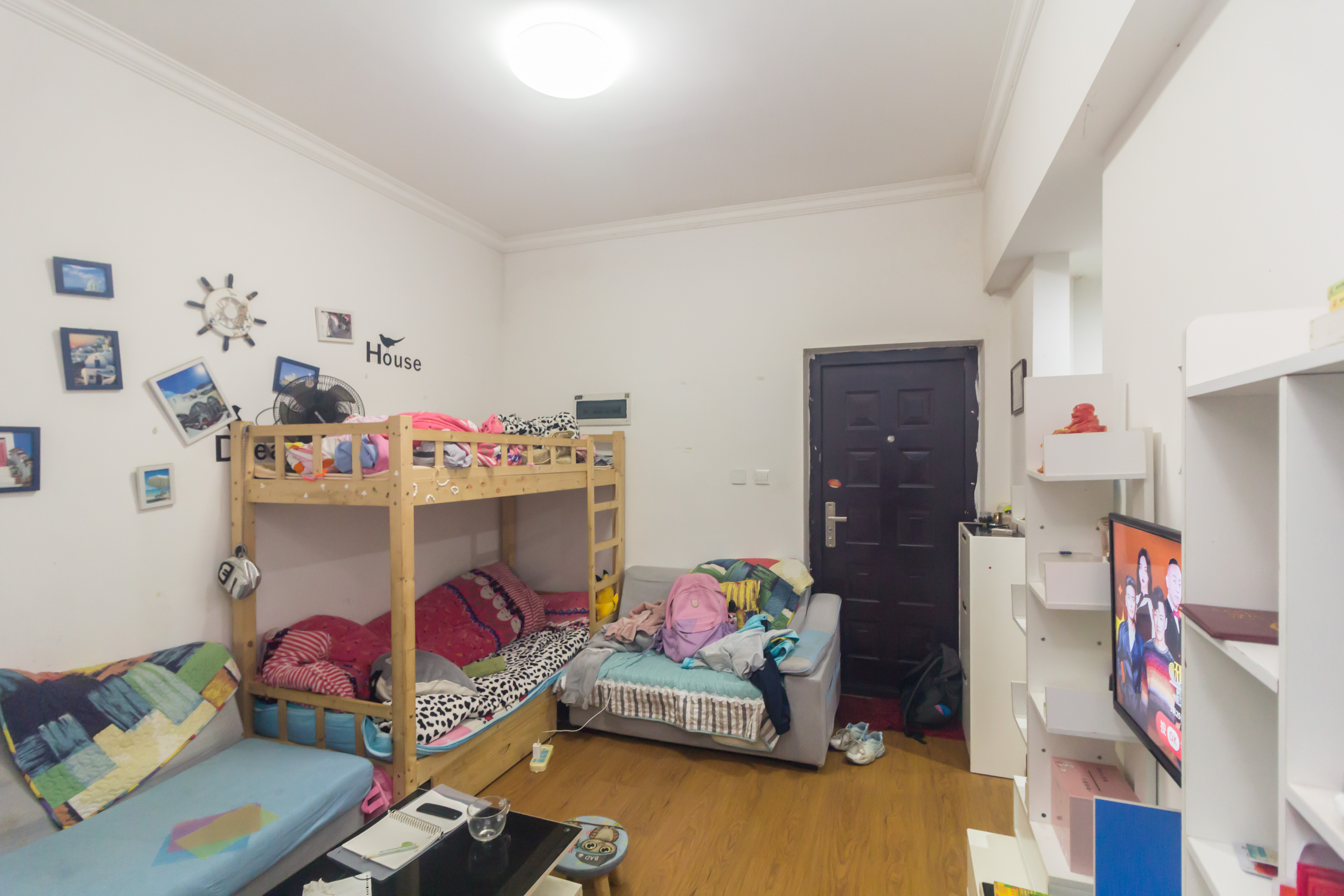 光明城市(星辰青年城) 1室1厅1卫 32.80万 光明城市(星辰青年城) 1室1厅1卫 32.80万客厅