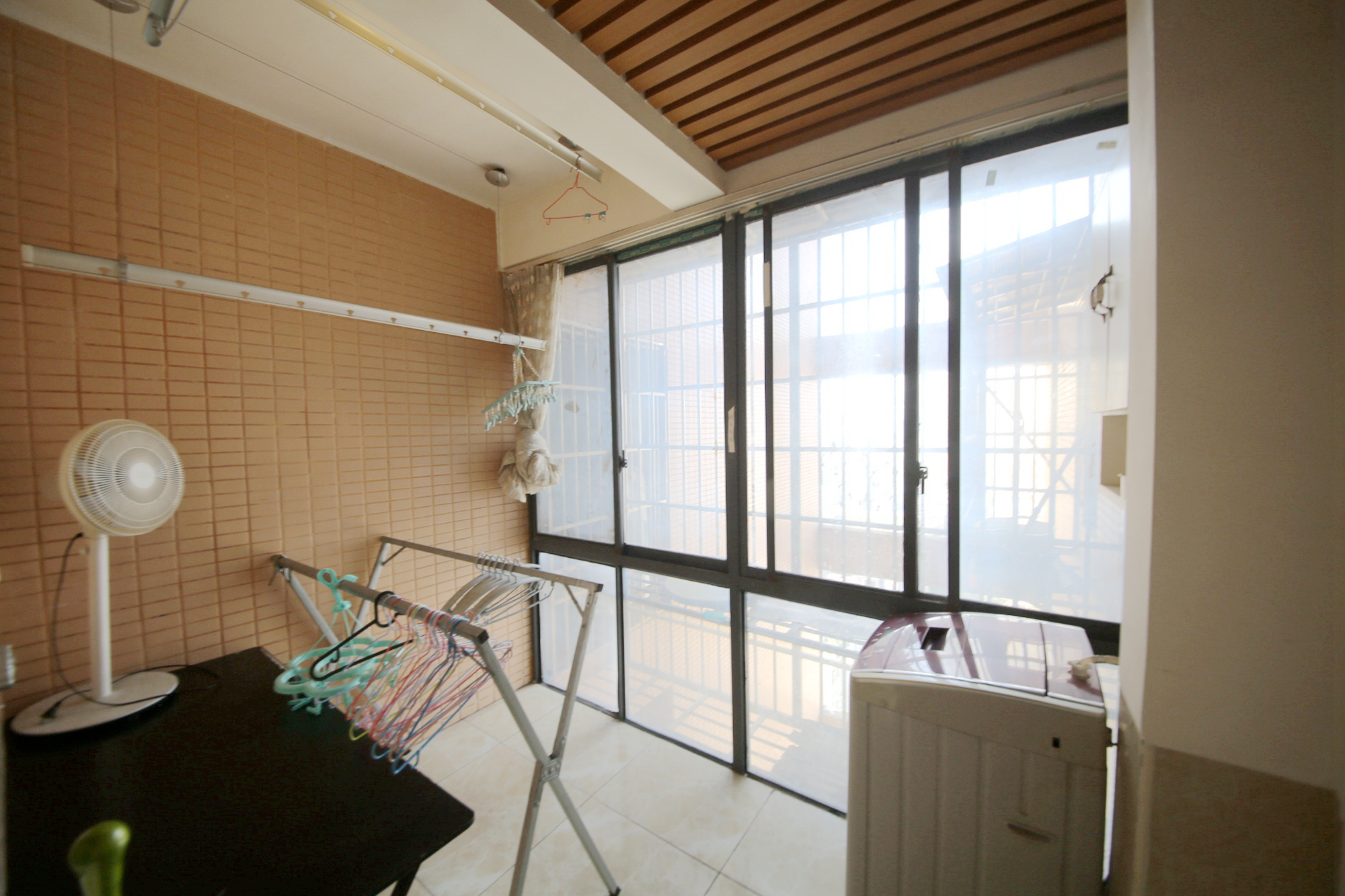 华城广场  3室2厅1卫   88.00万阳台