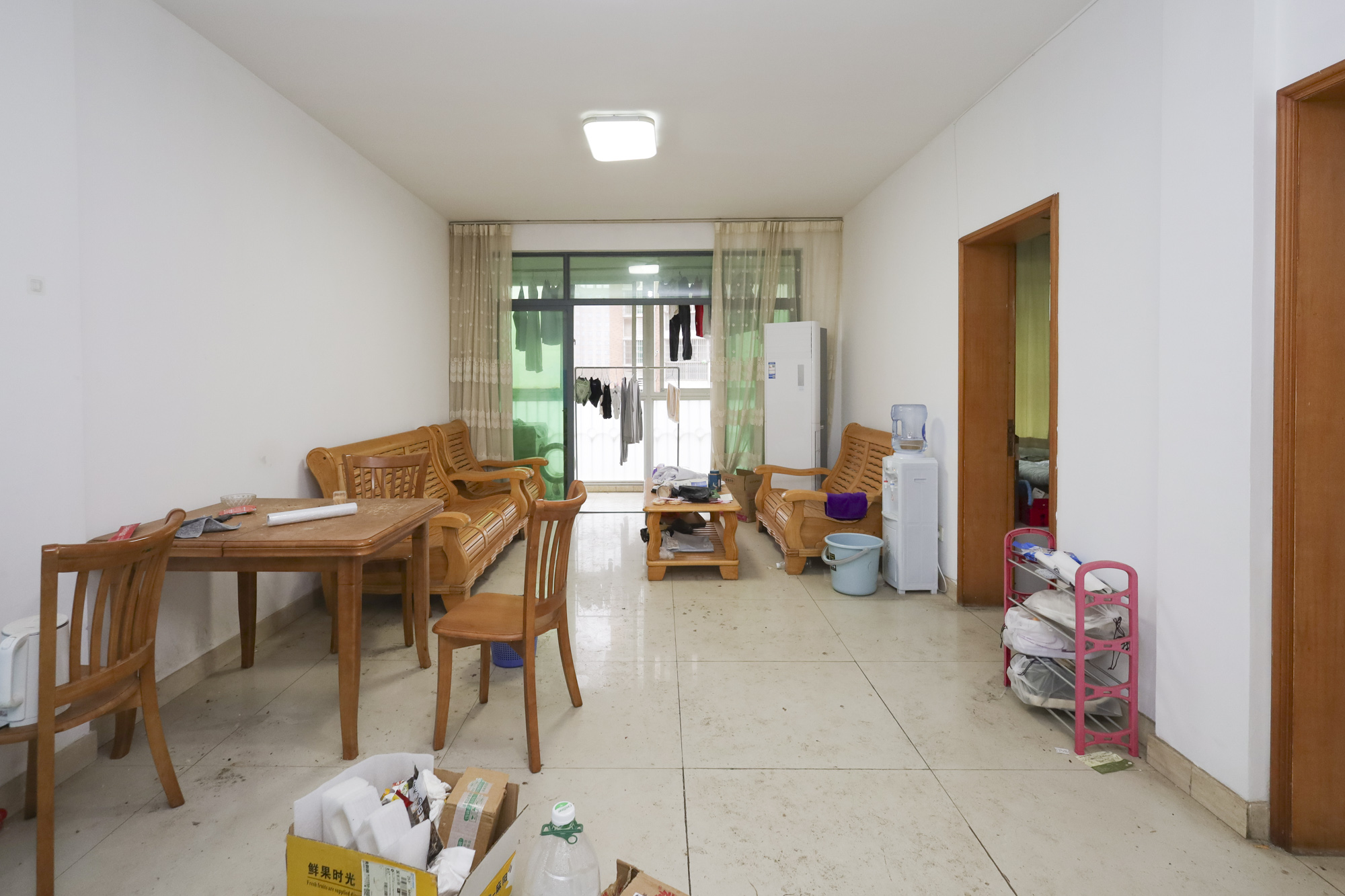 天峰名苑 3室2厅1卫 89.0万 天峰名苑 3室2厅1卫 89.0万客厅