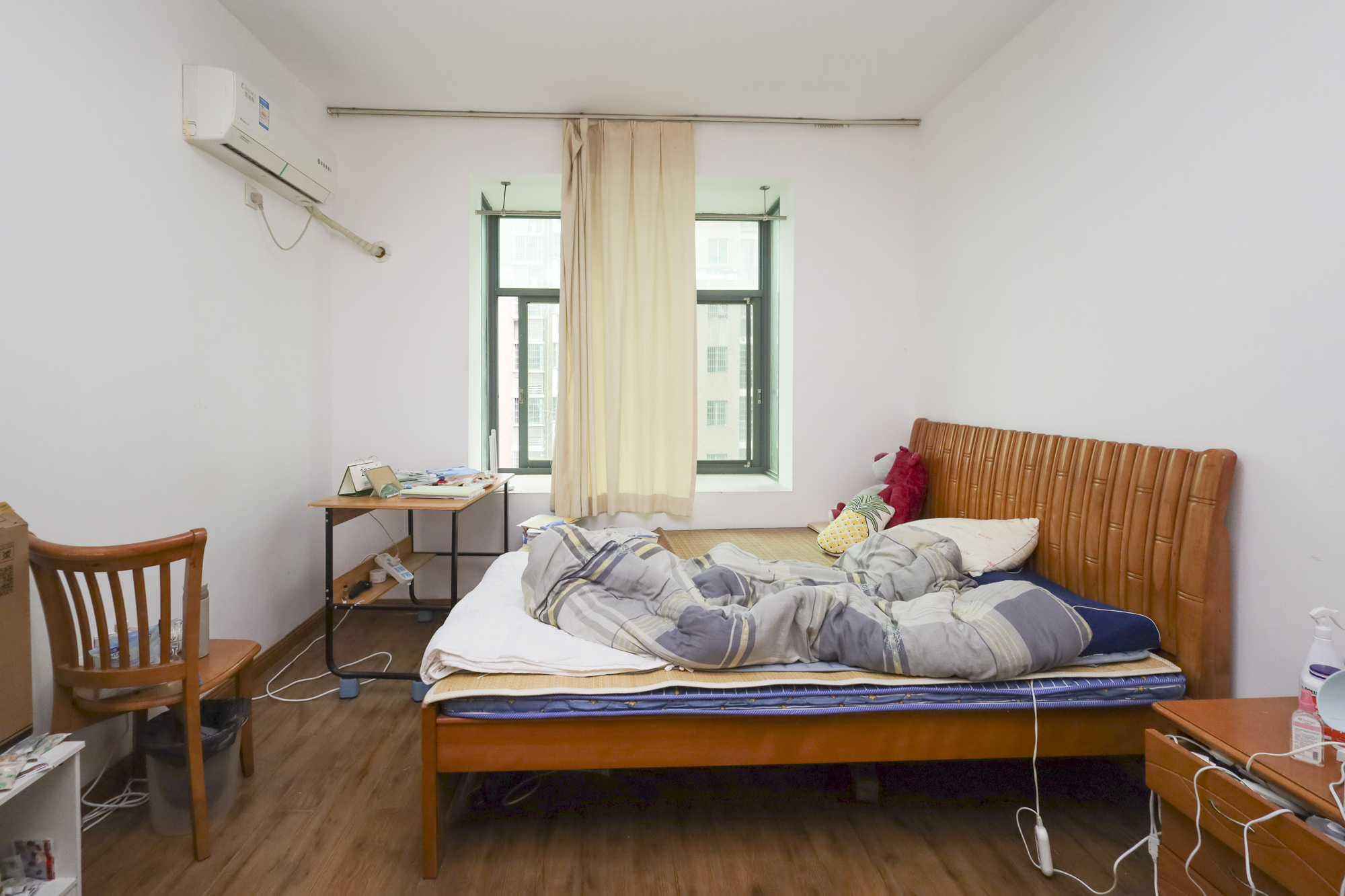 天峰名苑 3室2厅1卫 89.0万 天峰名苑 3室2厅1卫 89.0万卧室