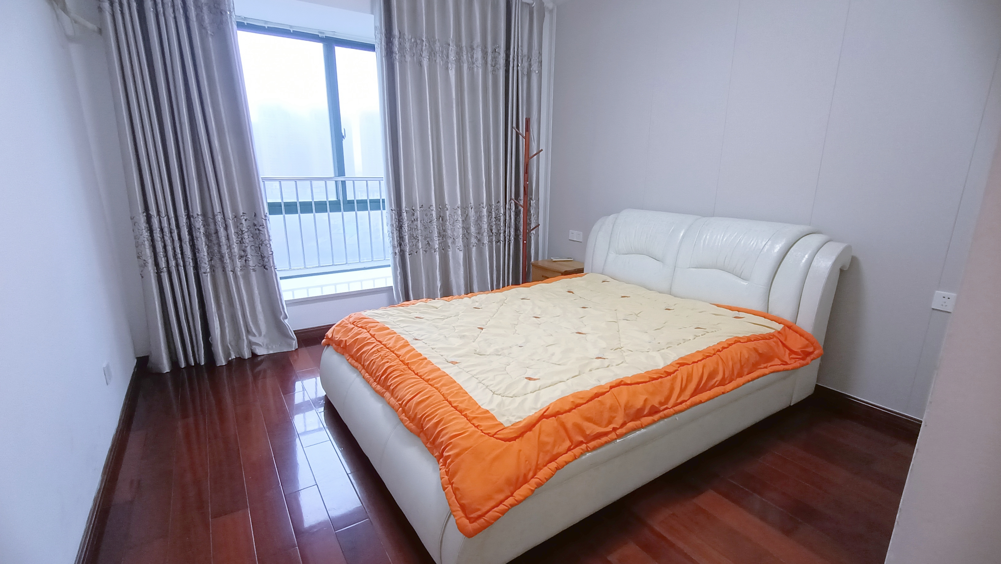 天鹅湖1号 2室2厅1卫 52.00万 天鹅湖1号 2室2厅1卫 52.00万室内图