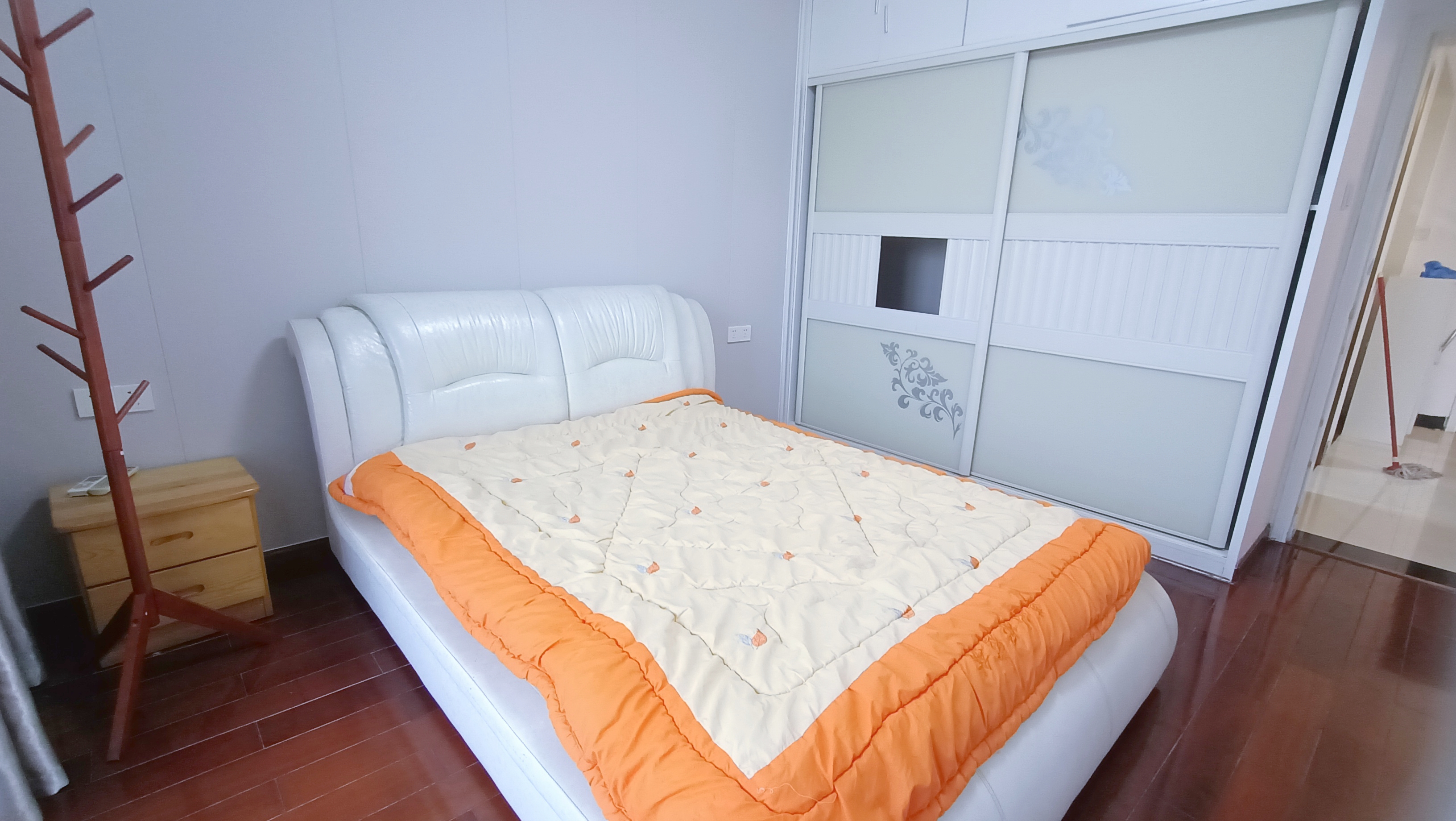 天鹅湖1号 2室2厅1卫 52.00万 天鹅湖1号 2室2厅1卫 52.00万室内图