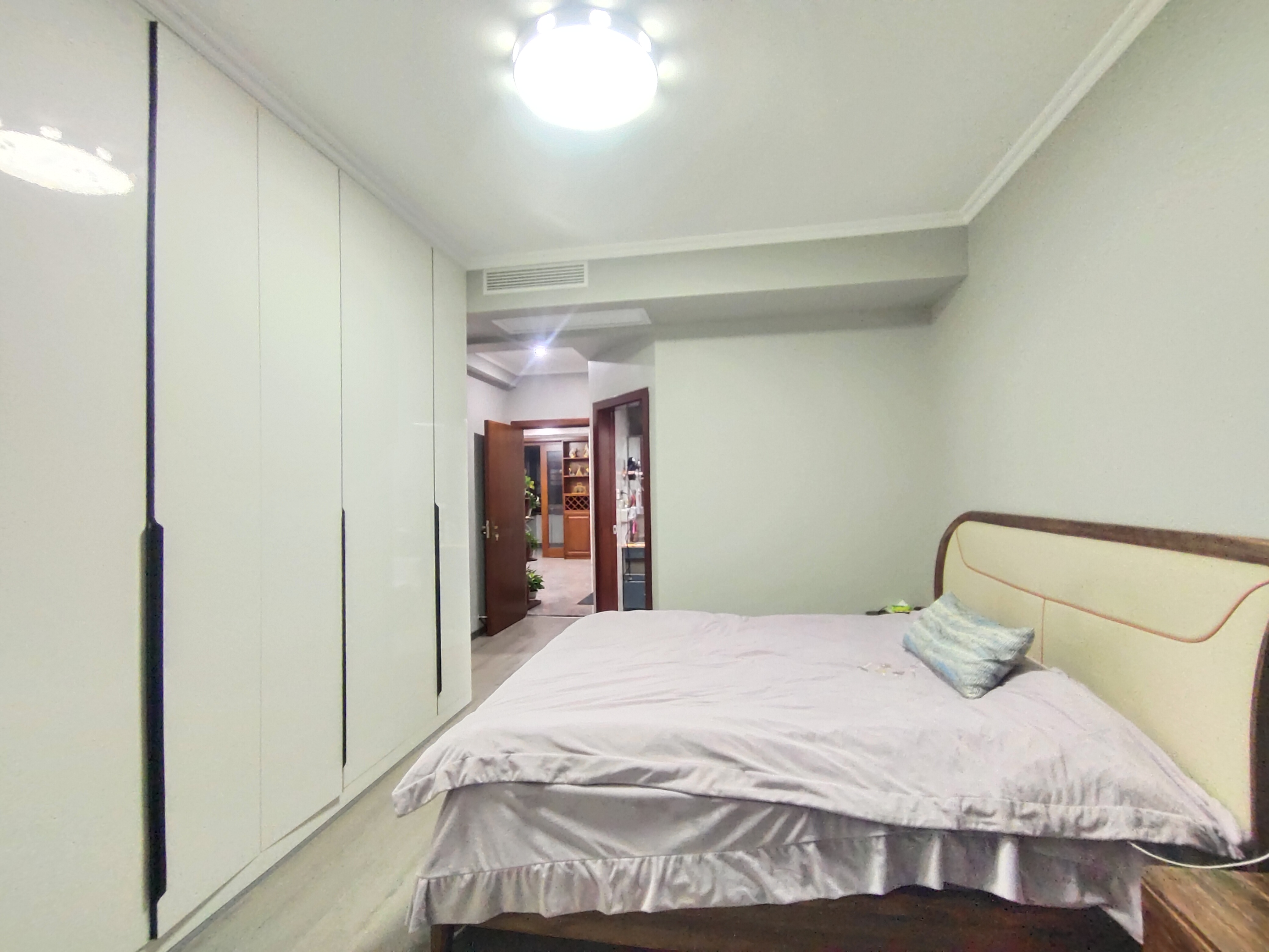 奥园养生城 4室2厅2卫 128.0万 奥园养生城 4室2厅2卫 128.0万室内图