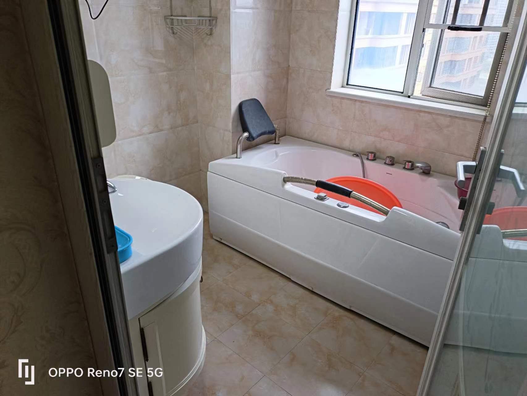 五矿万境水岸 3室2厅2卫 75.00万 五矿万境水岸 3室2厅2卫 75.00万客厅