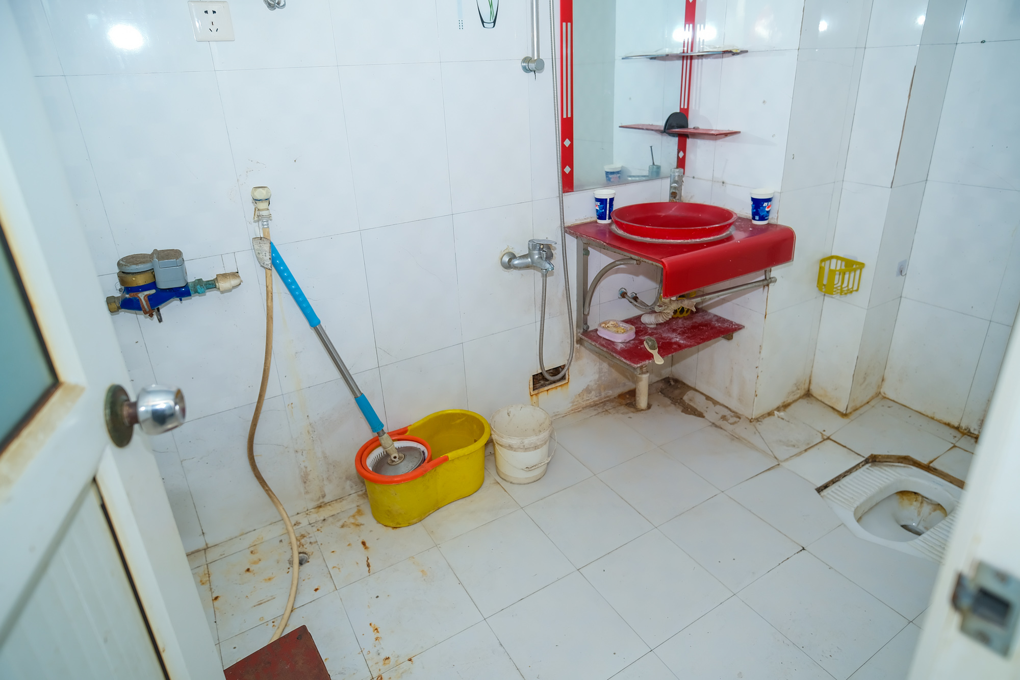 四季如春酒店(原名鑫元大酒店) 2室2厅1卫 48.80万 四季如春酒店(原名鑫元大酒店) 2室2厅1卫 48.80万卫生间