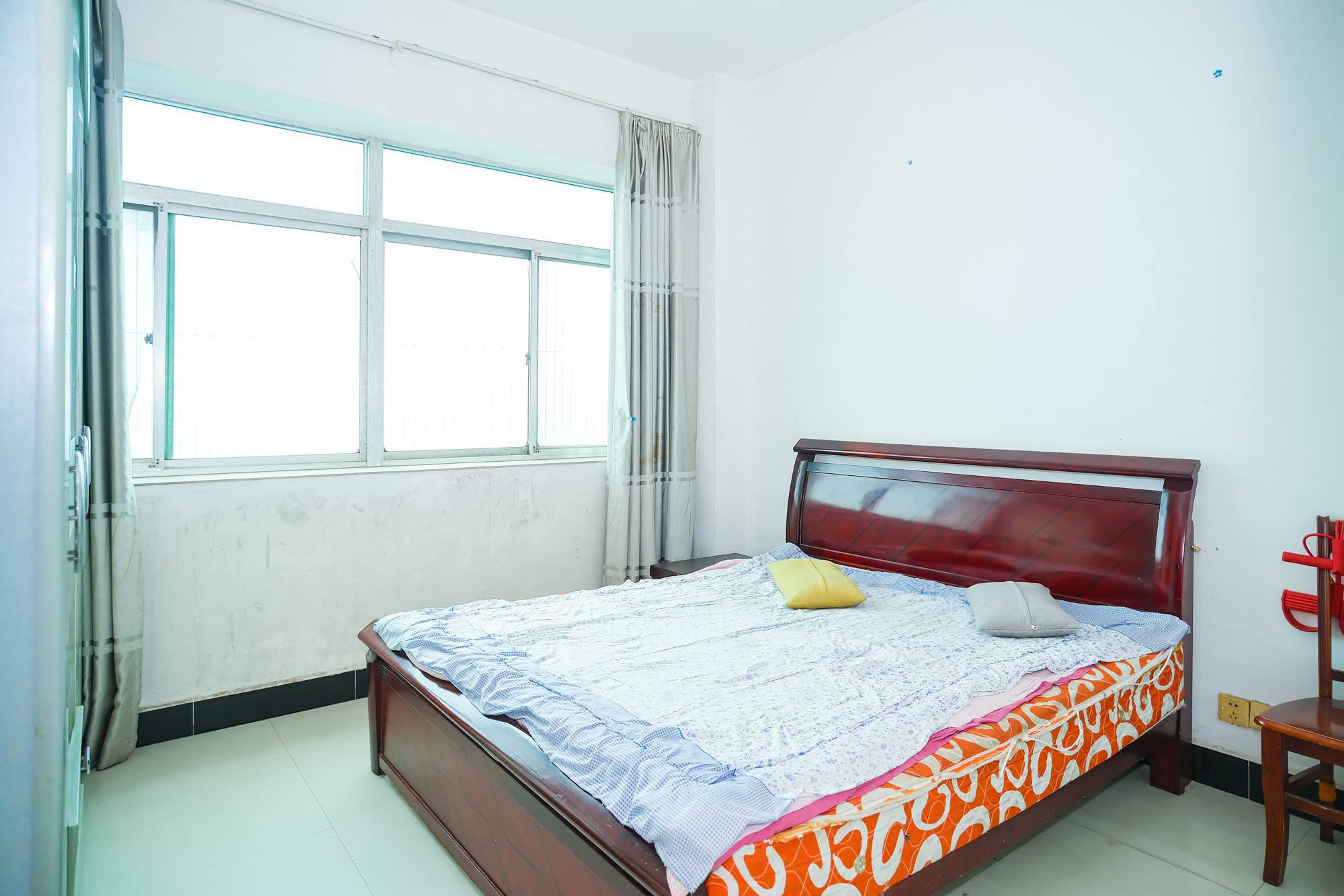 四季如春酒店(原名鑫元大酒店) 2室2厅1卫 48.80万 四季如春酒店(原名鑫元大酒店) 2室2厅1卫 48.80万卧室