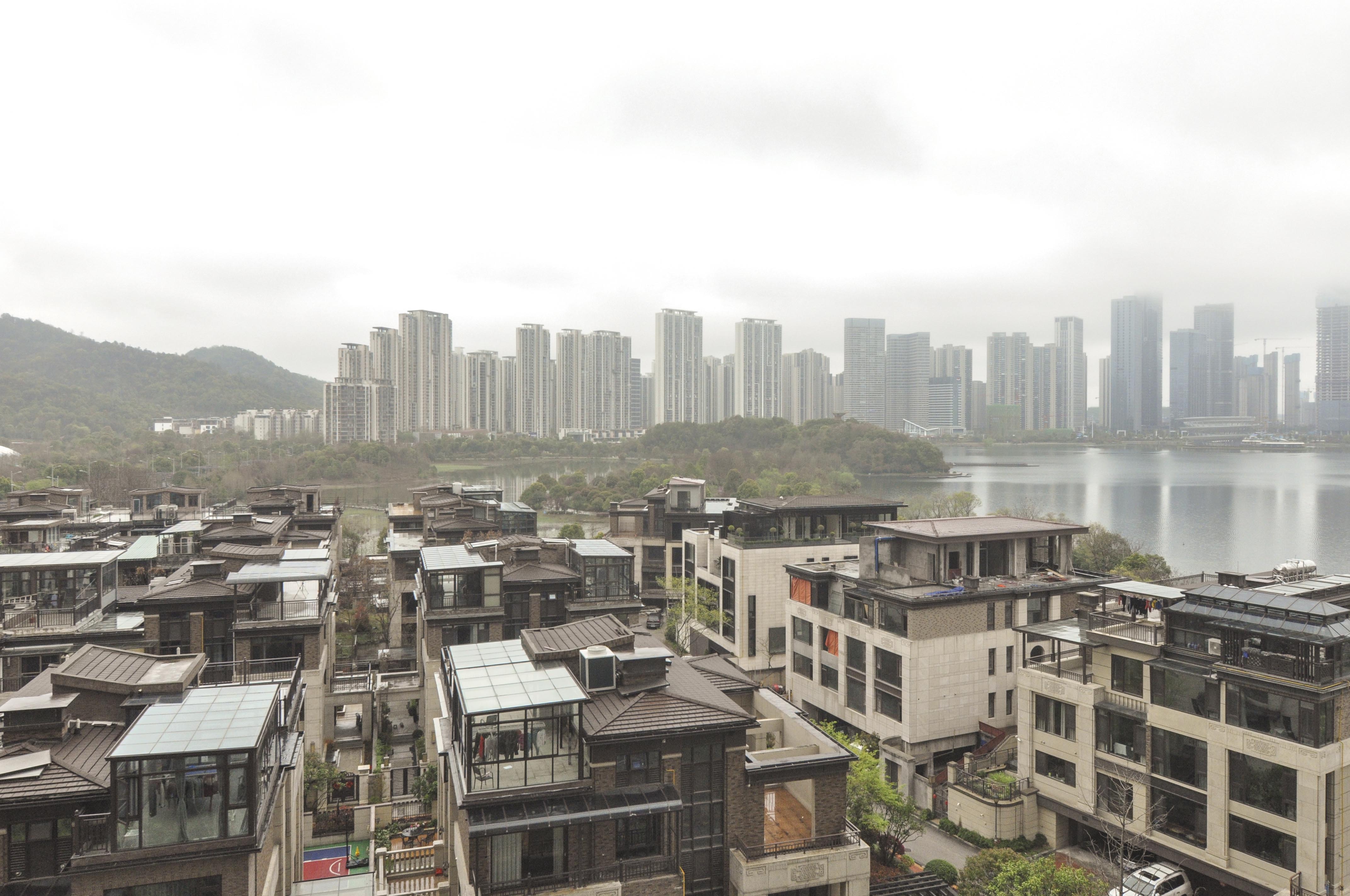 中海梅溪湖壹号  3室2厅2卫    230.0万其他