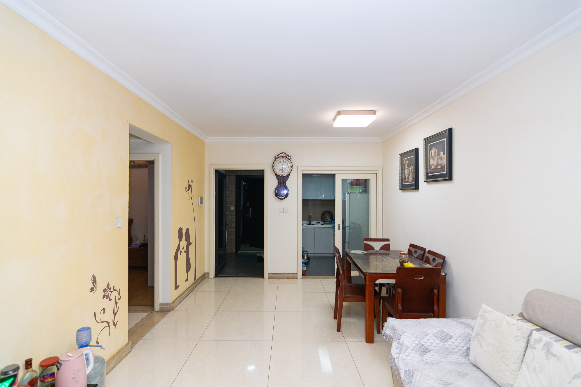 时代倾城一期  2室2厅1卫   76.80万 时代倾城一期  2室2厅1卫   76.80万客厅