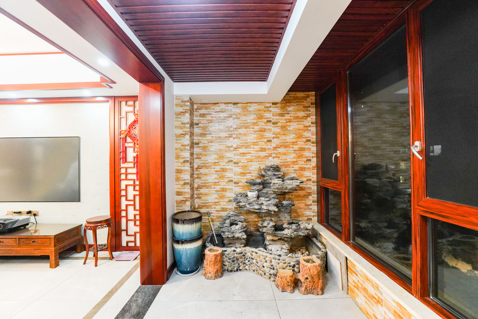保利城（中航城国际社区、郡原美村）  4室2厅1卫   248.00万阳台