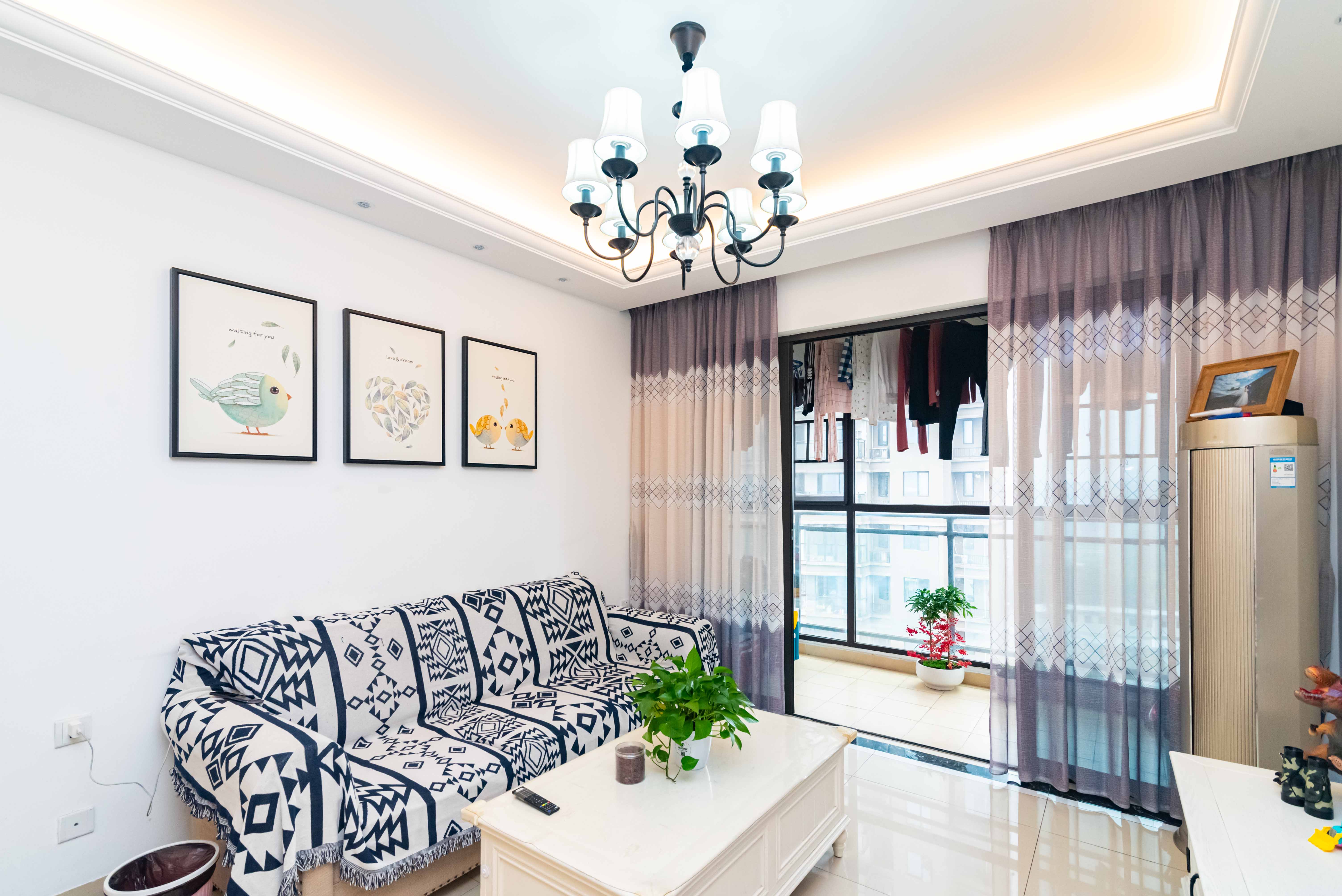 旺德府恺悦国际 3室2厅2卫 90.80万 旺德府恺悦国际 3室2厅2卫 90.80万客厅