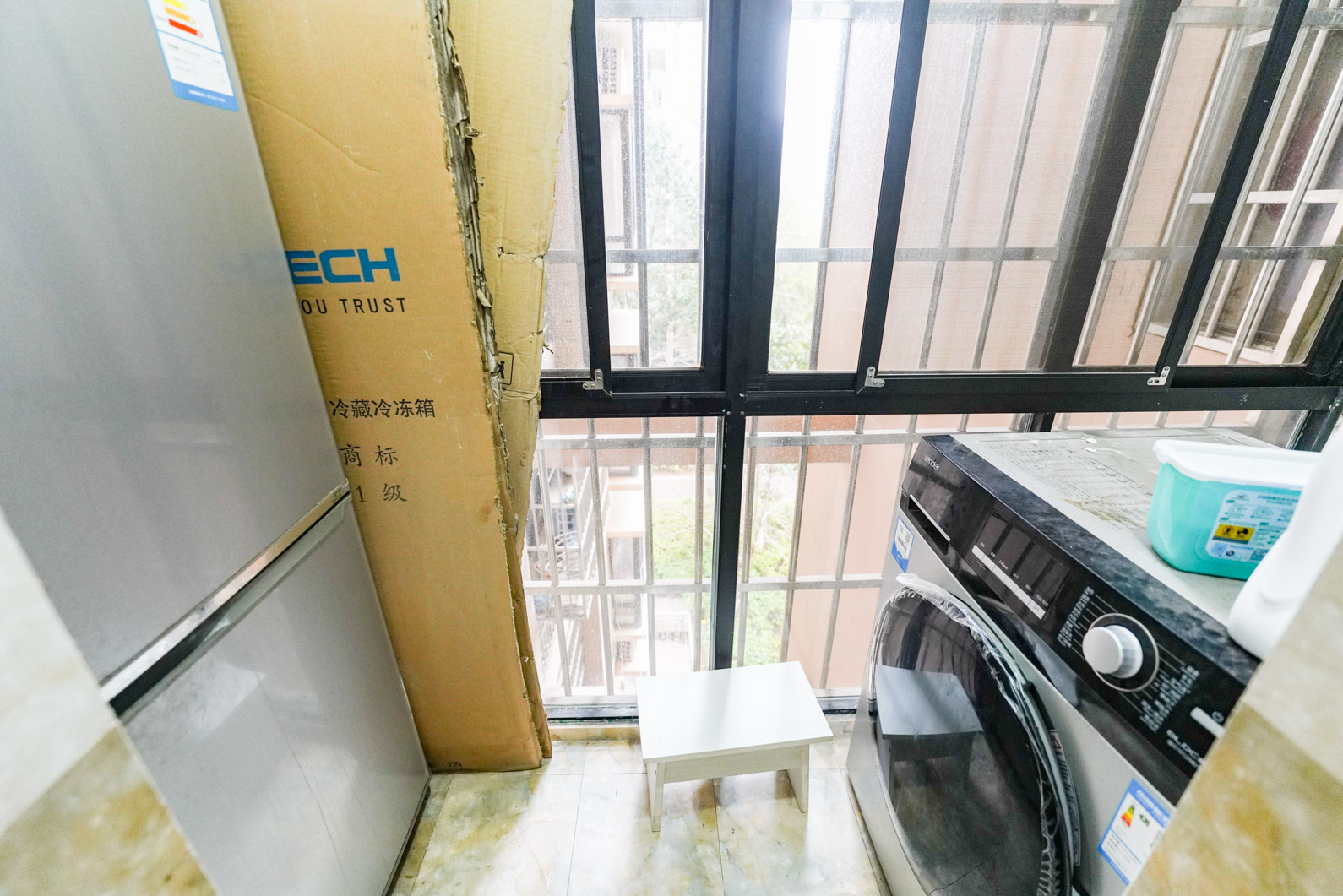 佳天名苑  3室2厅1卫    87.9万阳台