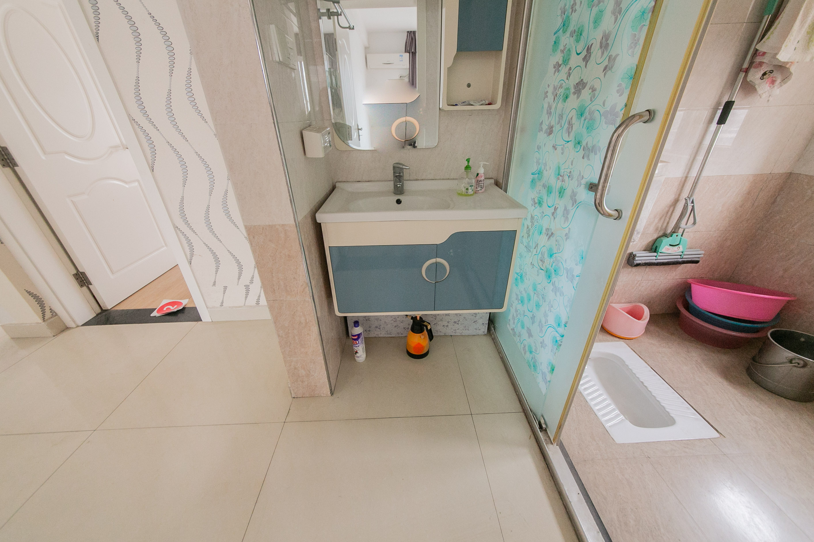 山语城一期 3室2厅2卫 80.00万 山语城一期 3室2厅2卫 80.00万卫生间