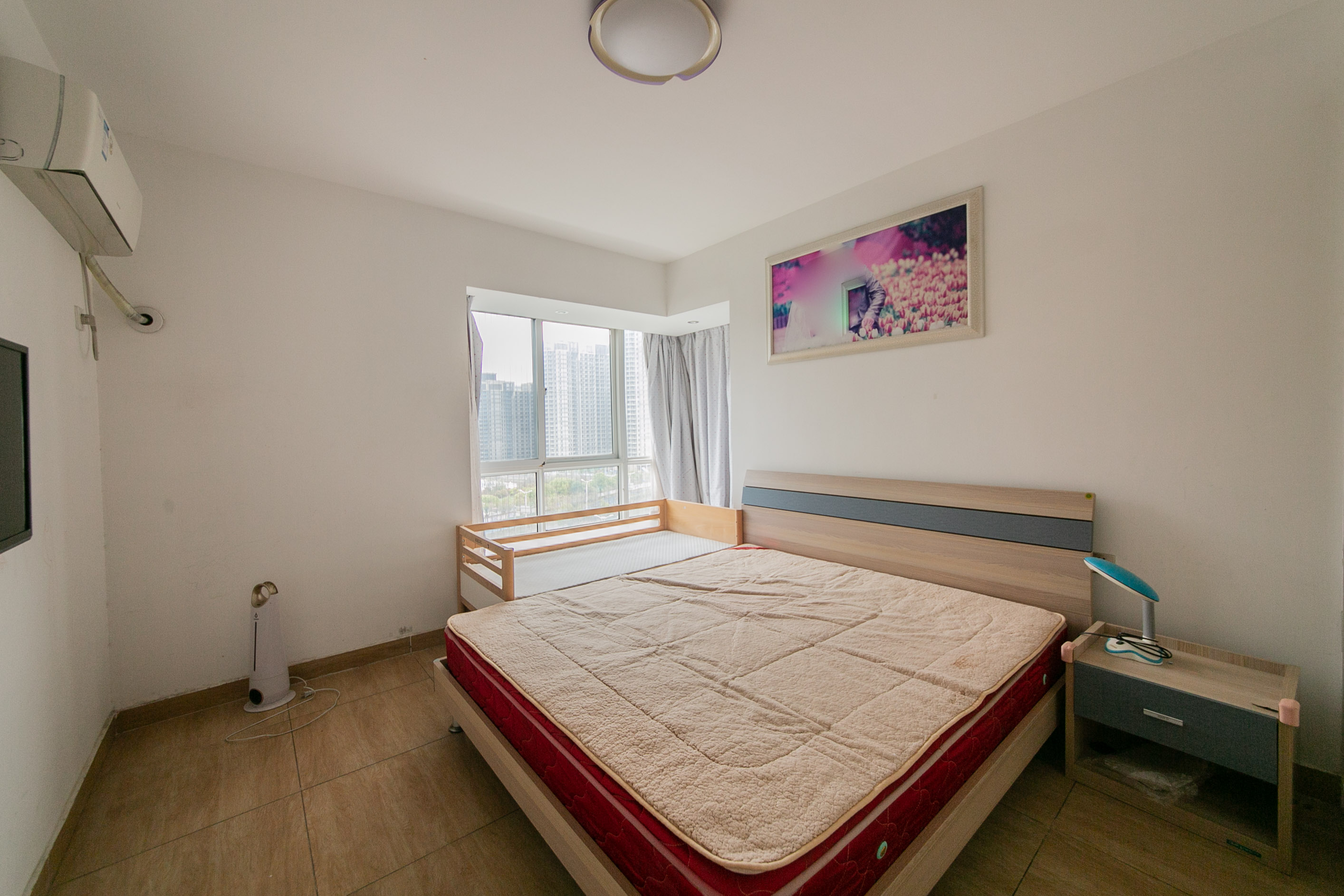 山语城一期 3室2厅2卫 80.00万 山语城一期 3室2厅2卫 80.00万卧室