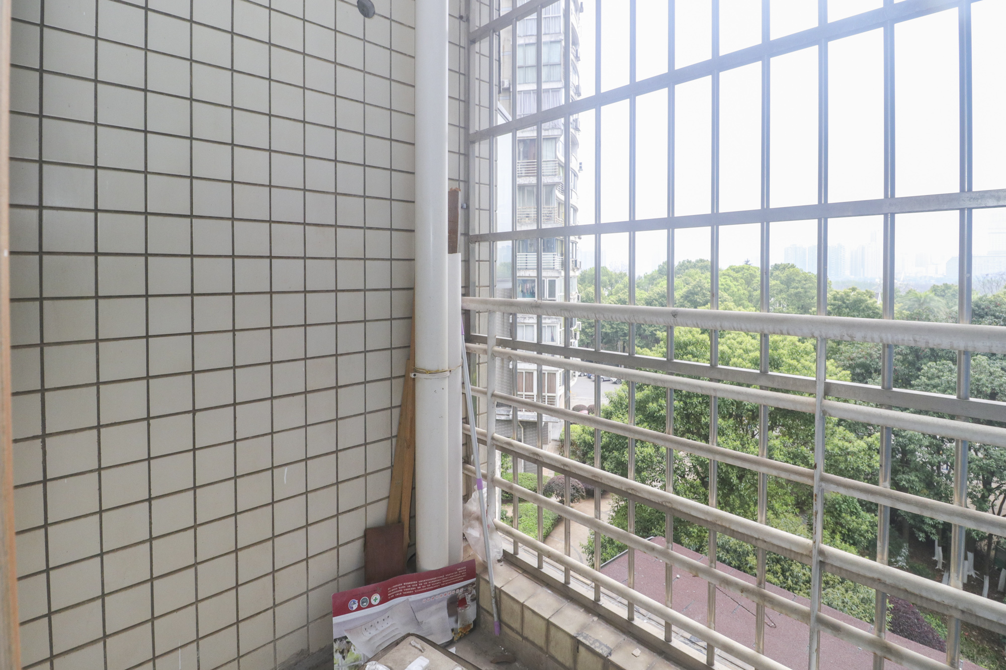 沁園春  4室2廳2衛(wèi)    130.0萬陽臺