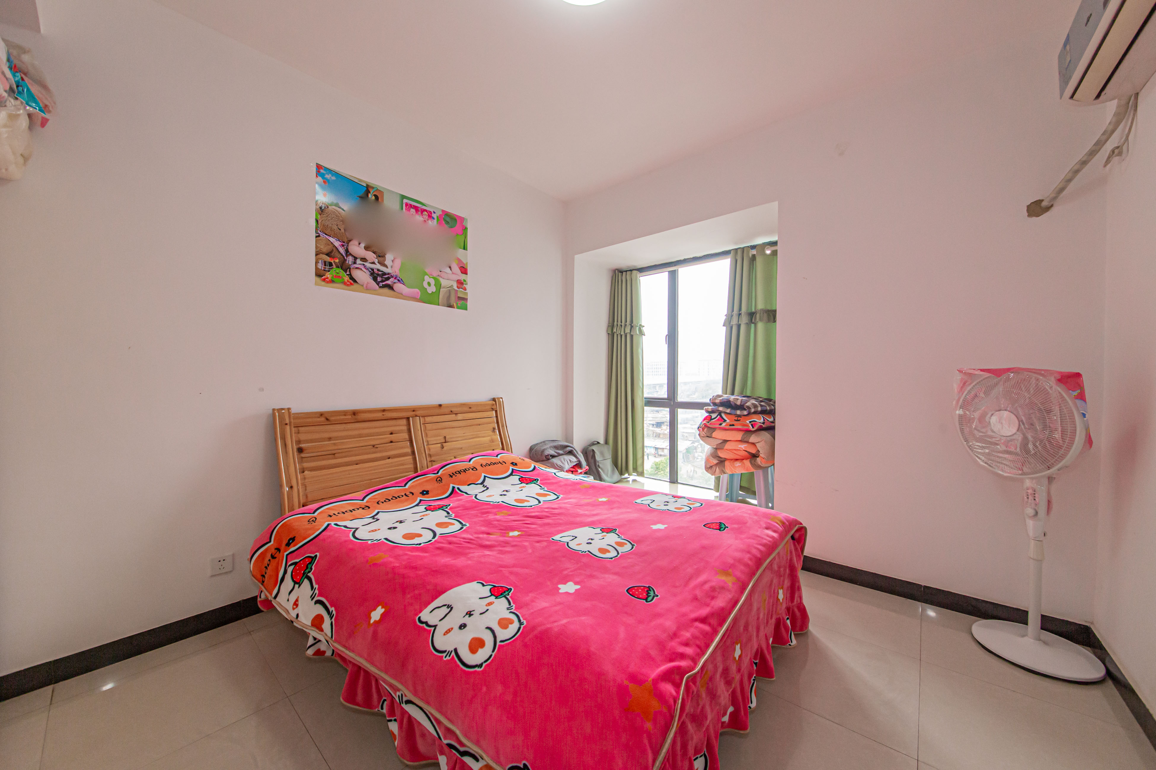 中信城市广场(中信新城一期) 2室2厅1卫 67.00万 中信城市广场(中信新城一期) 2室2厅1卫 67.00万卧室