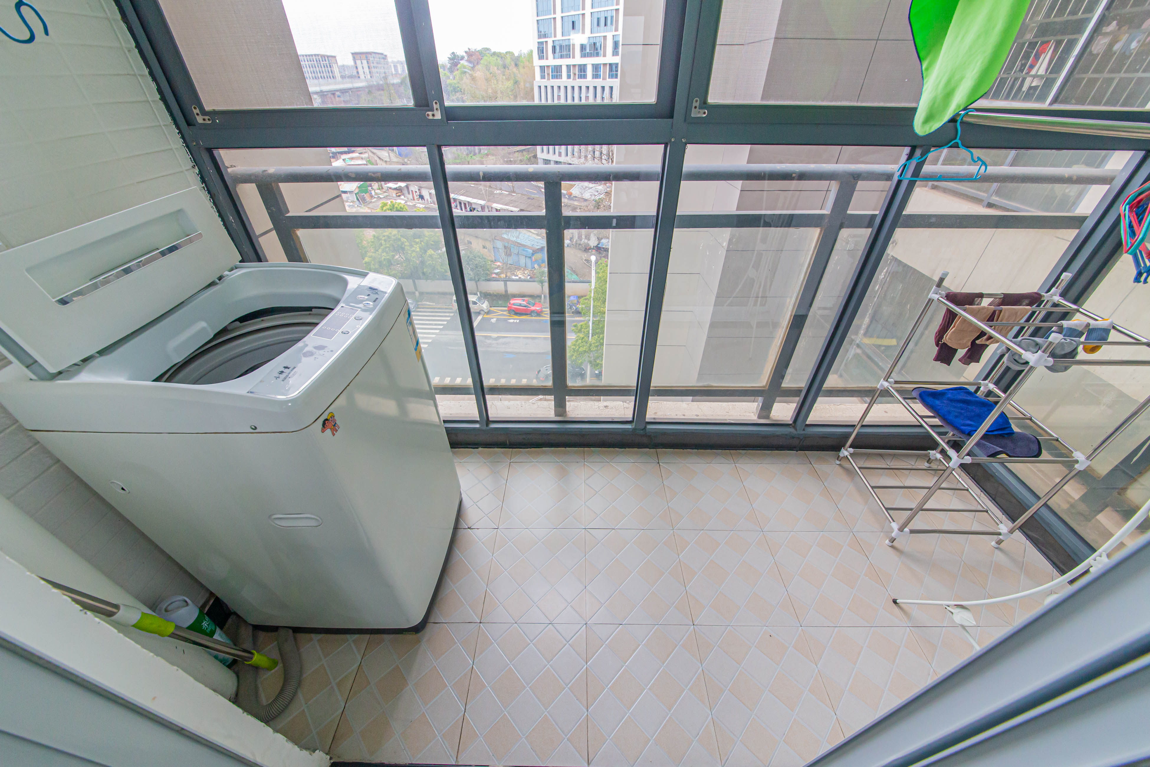 中信城市广场(中信新城一期) 2室2厅1卫 67.00万 中信城市广场(中信新城一期) 2室2厅1卫 67.00万阳台