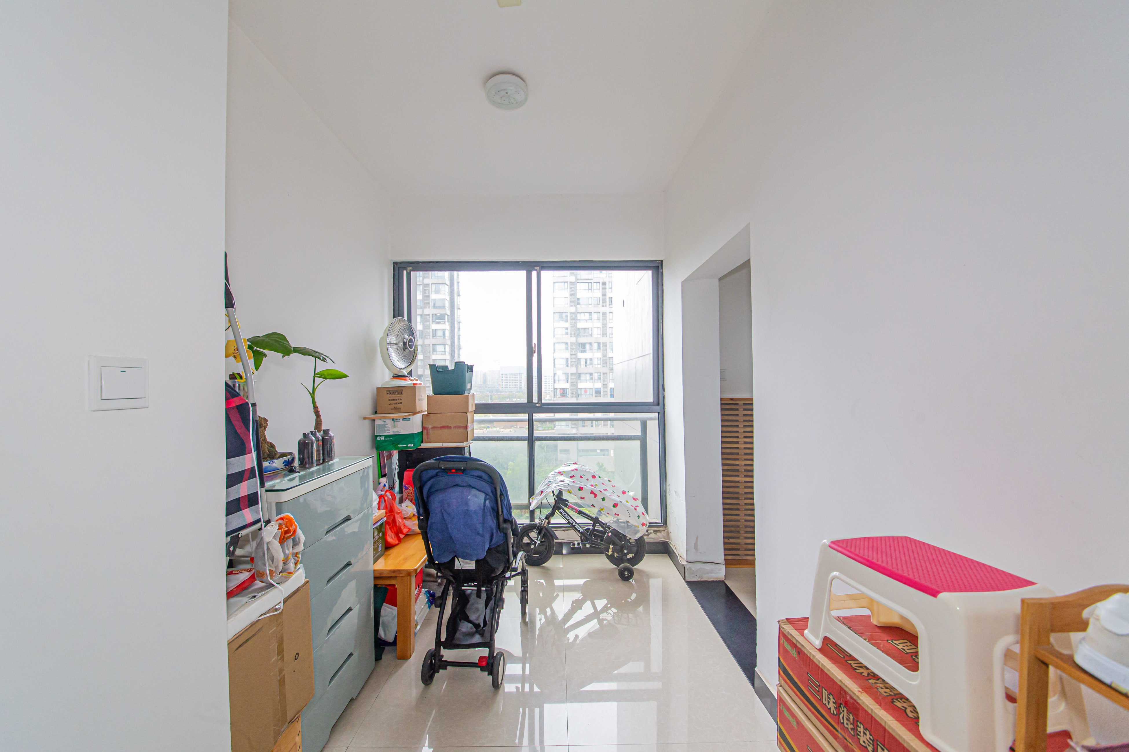 中信城市广场(中信新城一期) 2室2厅1卫 67.00万 中信城市广场(中信新城一期) 2室2厅1卫 67.00万阳台