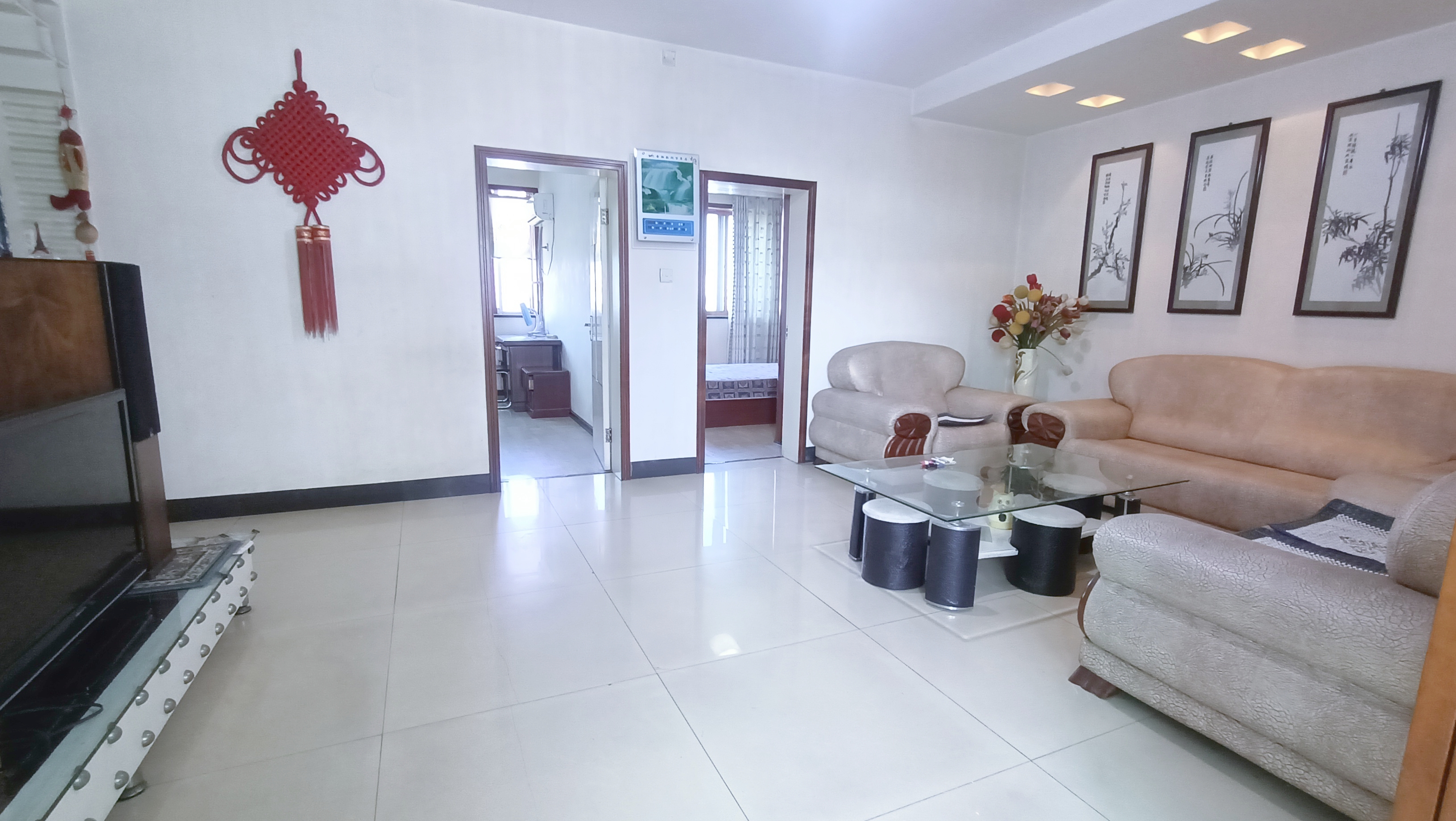 红旗南路散盘 3室2厅2卫 52.80万 红旗南路散盘 3室2厅2卫 52.80万室内图