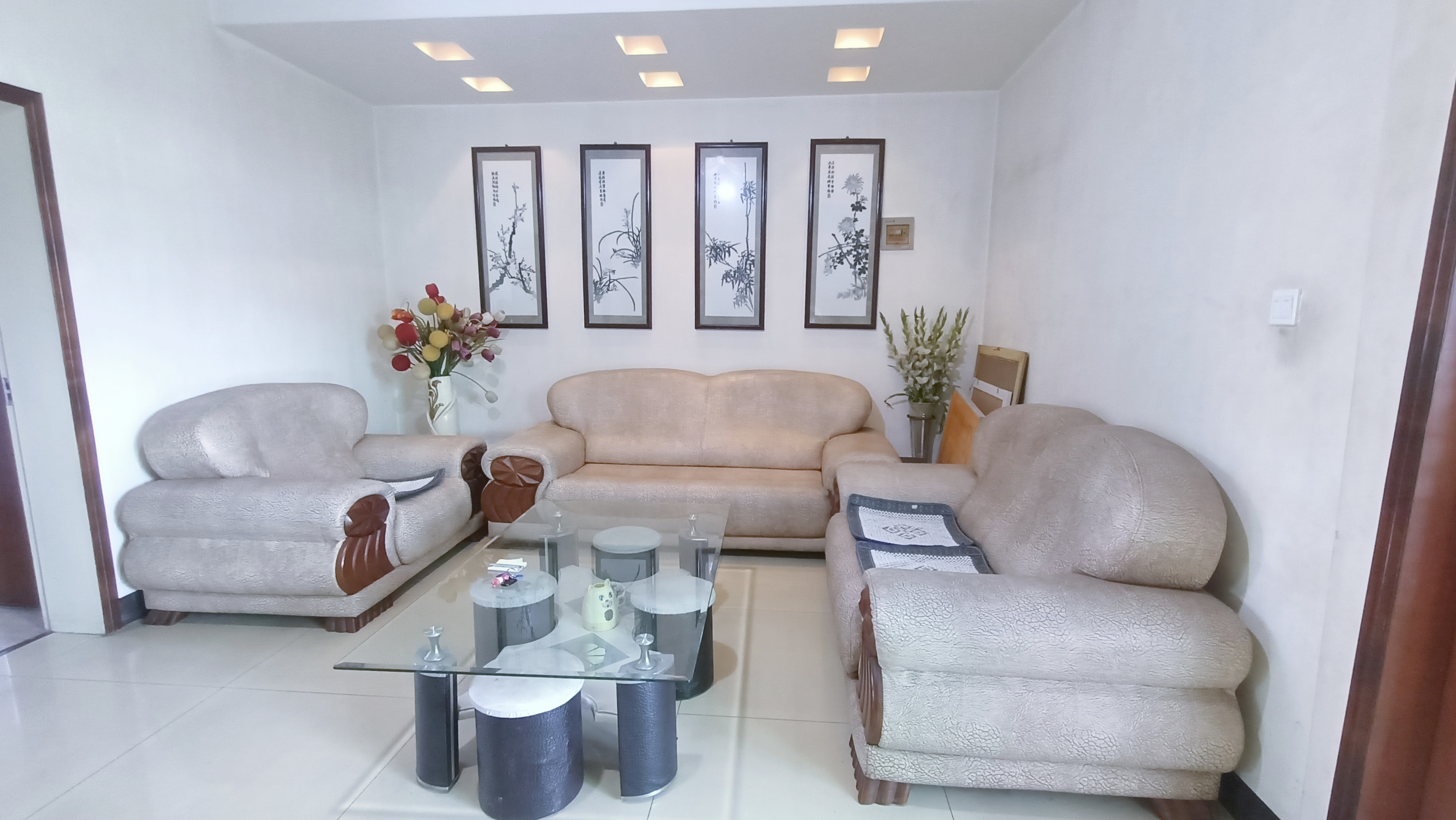 红旗南路散盘 3室2厅2卫 52.80万 红旗南路散盘 3室2厅2卫 52.80万室内图