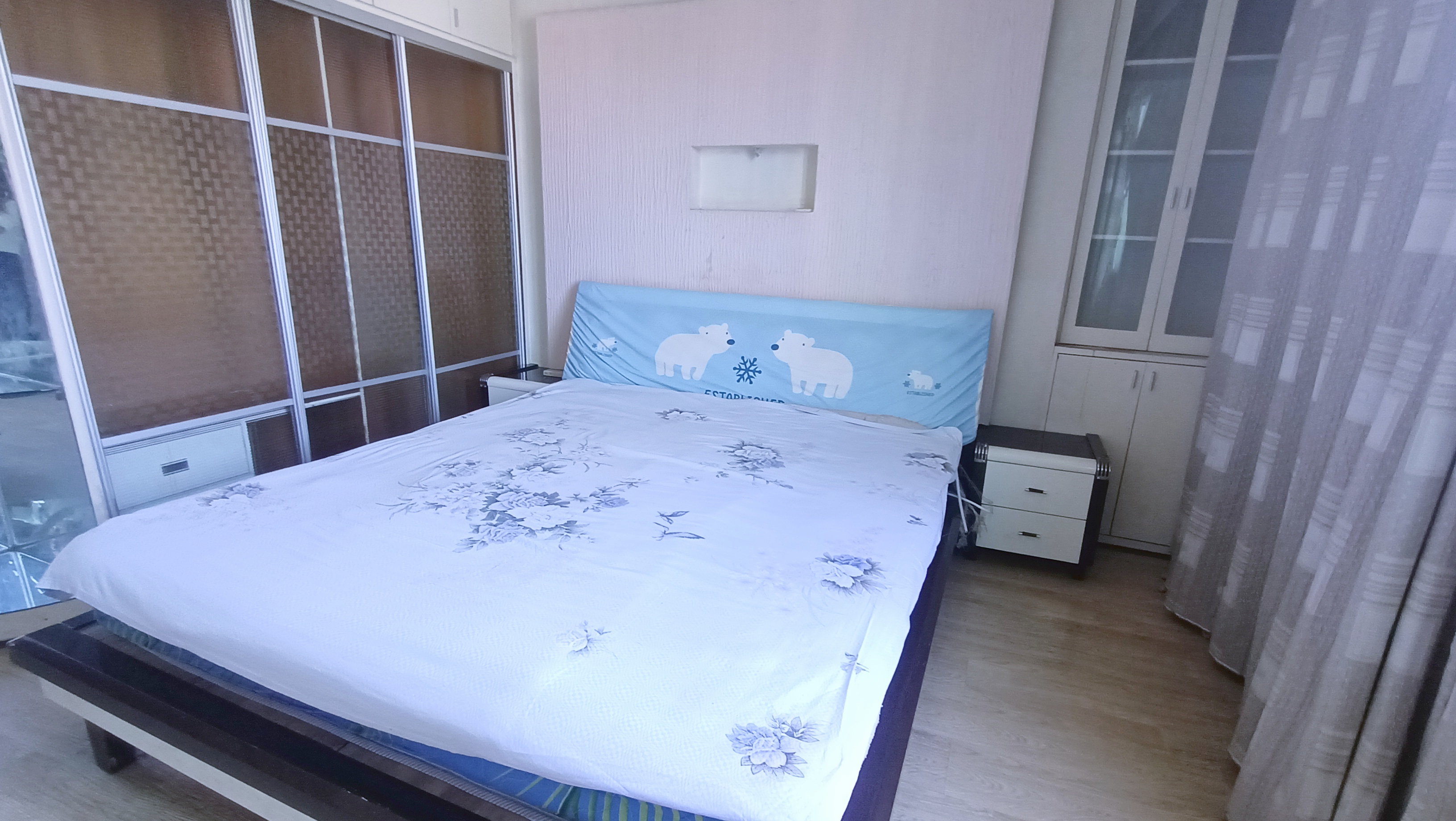 红旗南路散盘 3室2厅2卫 52.80万 红旗南路散盘 3室2厅2卫 52.80万室内图