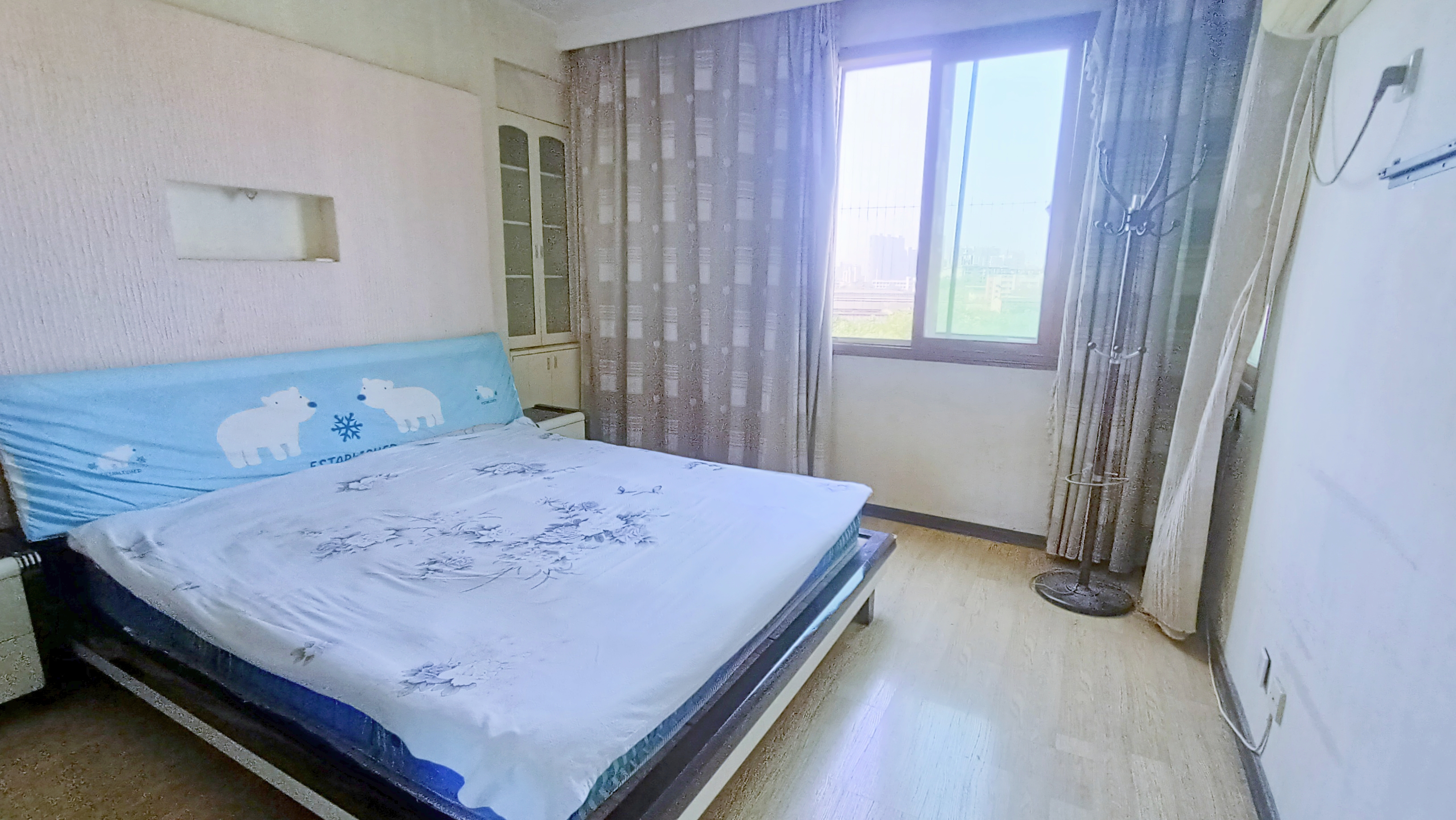 红旗南路散盘 3室2厅2卫 52.80万 红旗南路散盘 3室2厅2卫 52.80万室内图