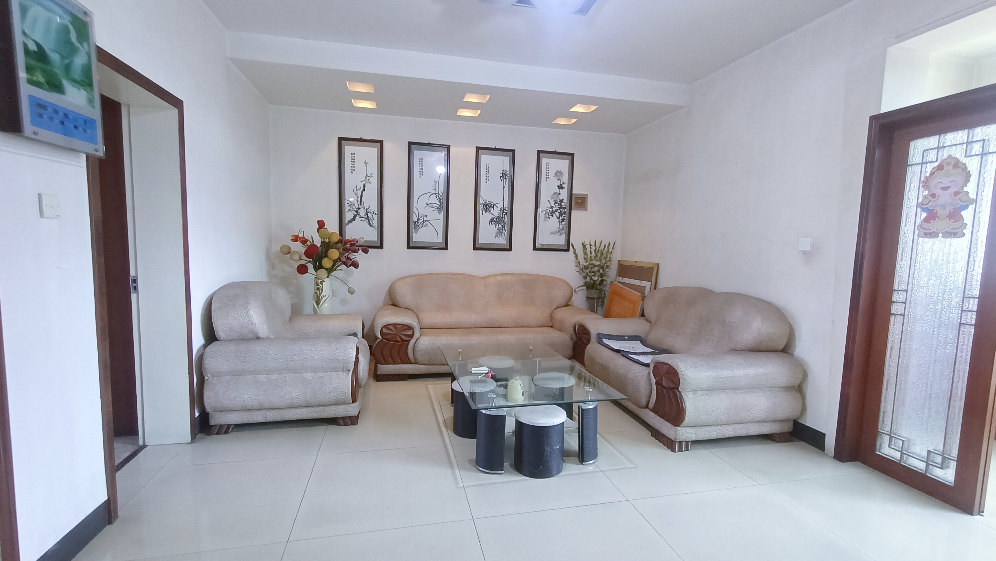 红旗南路散盘 3室2厅2卫 52.80万 红旗南路散盘 3室2厅2卫 52.80万室内图