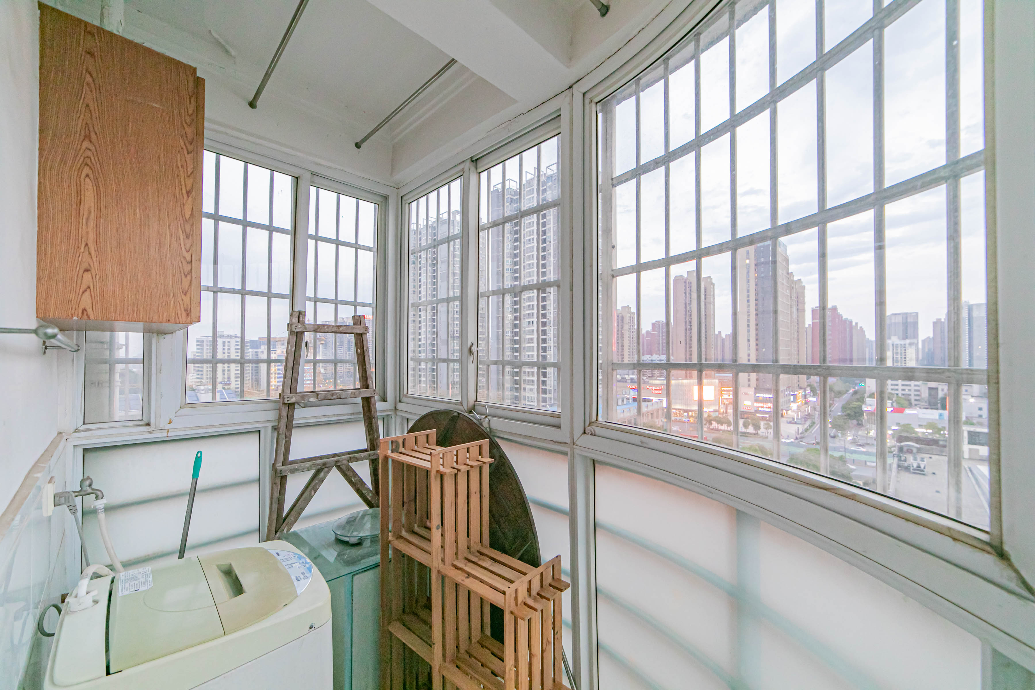 开源鑫苑 3室2厅2卫 66.86万 开源鑫苑 3室2厅2卫 66.86万阳台