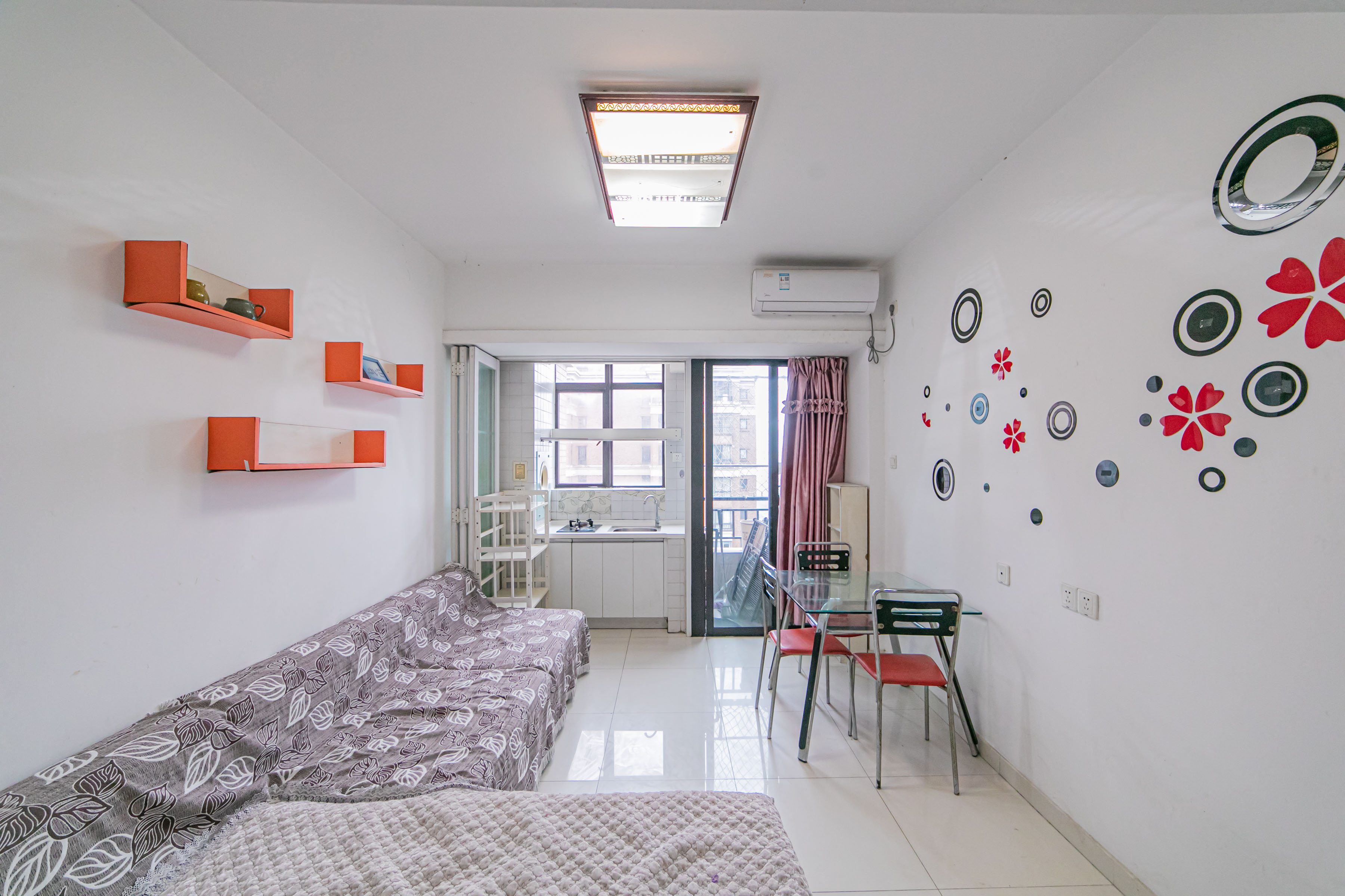 华润凤凰城一期  1室1厅1卫    30.5万 华润凤凰城一期  1室1厅1卫    30.5万客厅