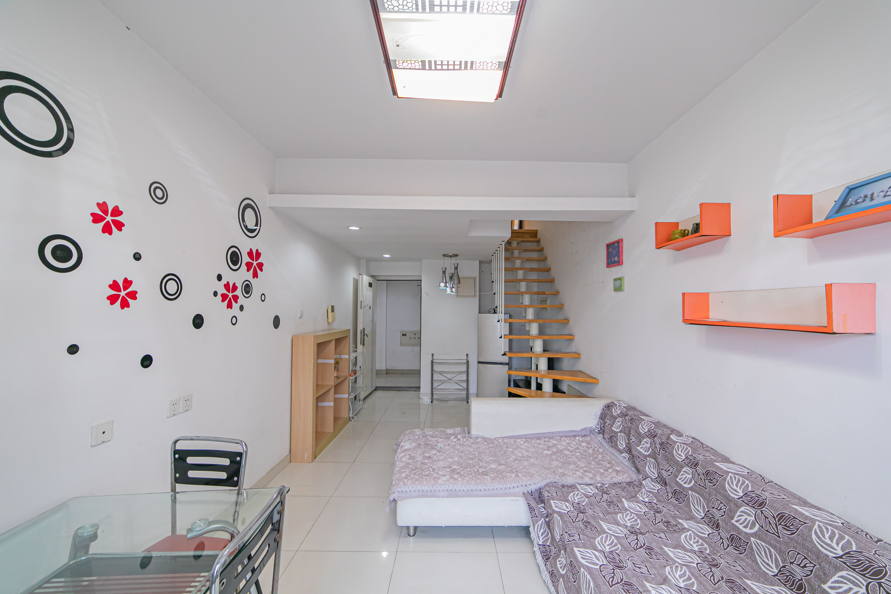 华润凤凰城一期  1室1厅1卫    30.5万 华润凤凰城一期  1室1厅1卫    30.5万客厅