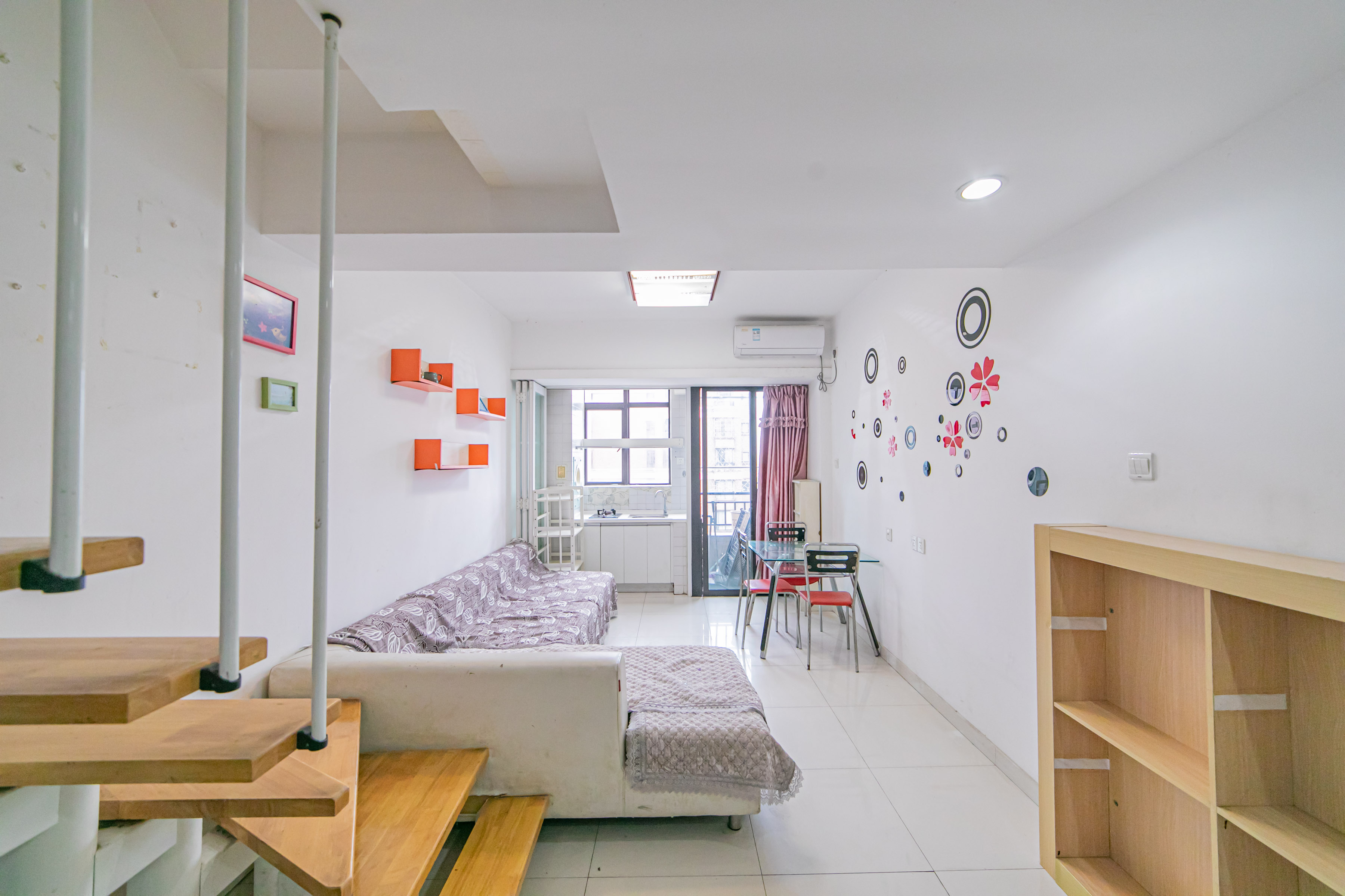 华润凤凰城一期  1室1厅1卫    30.5万 华润凤凰城一期  1室1厅1卫    30.5万客厅