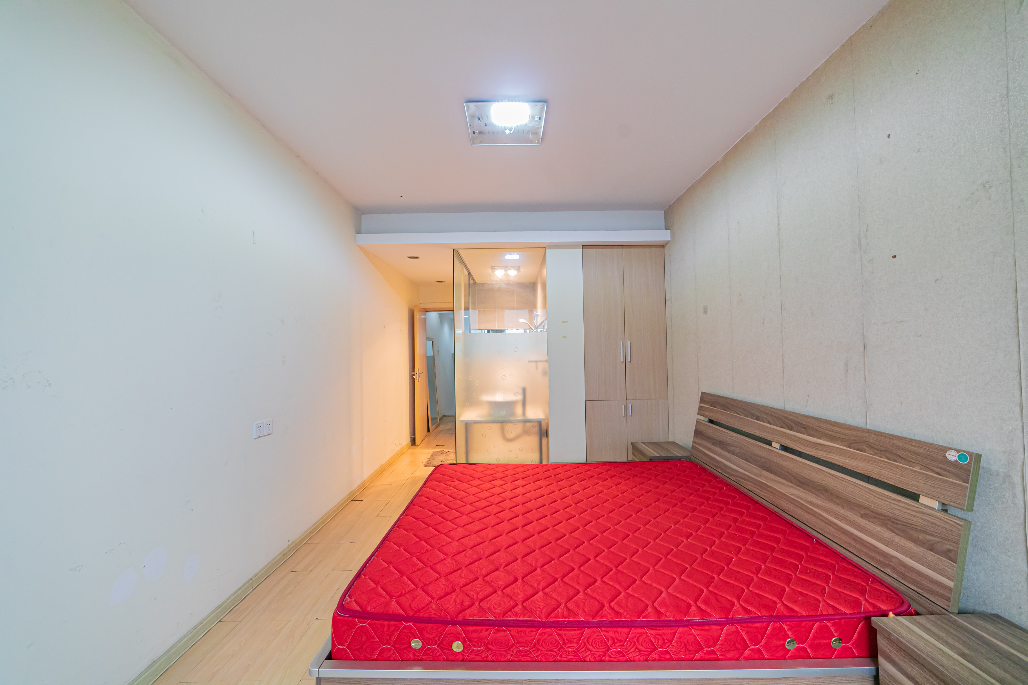 华润凤凰城一期  1室1厅1卫    30.5万 华润凤凰城一期  1室1厅1卫    30.5万卧室