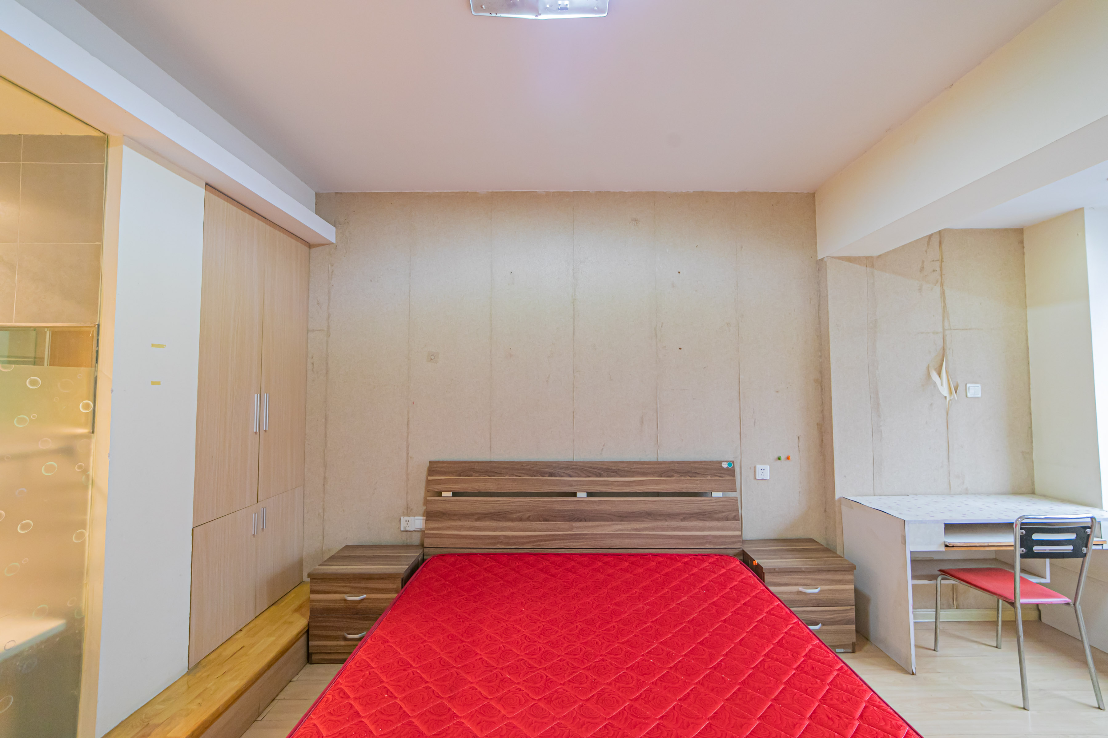 华润凤凰城一期  1室1厅1卫    30.5万 华润凤凰城一期  1室1厅1卫    30.5万卧室