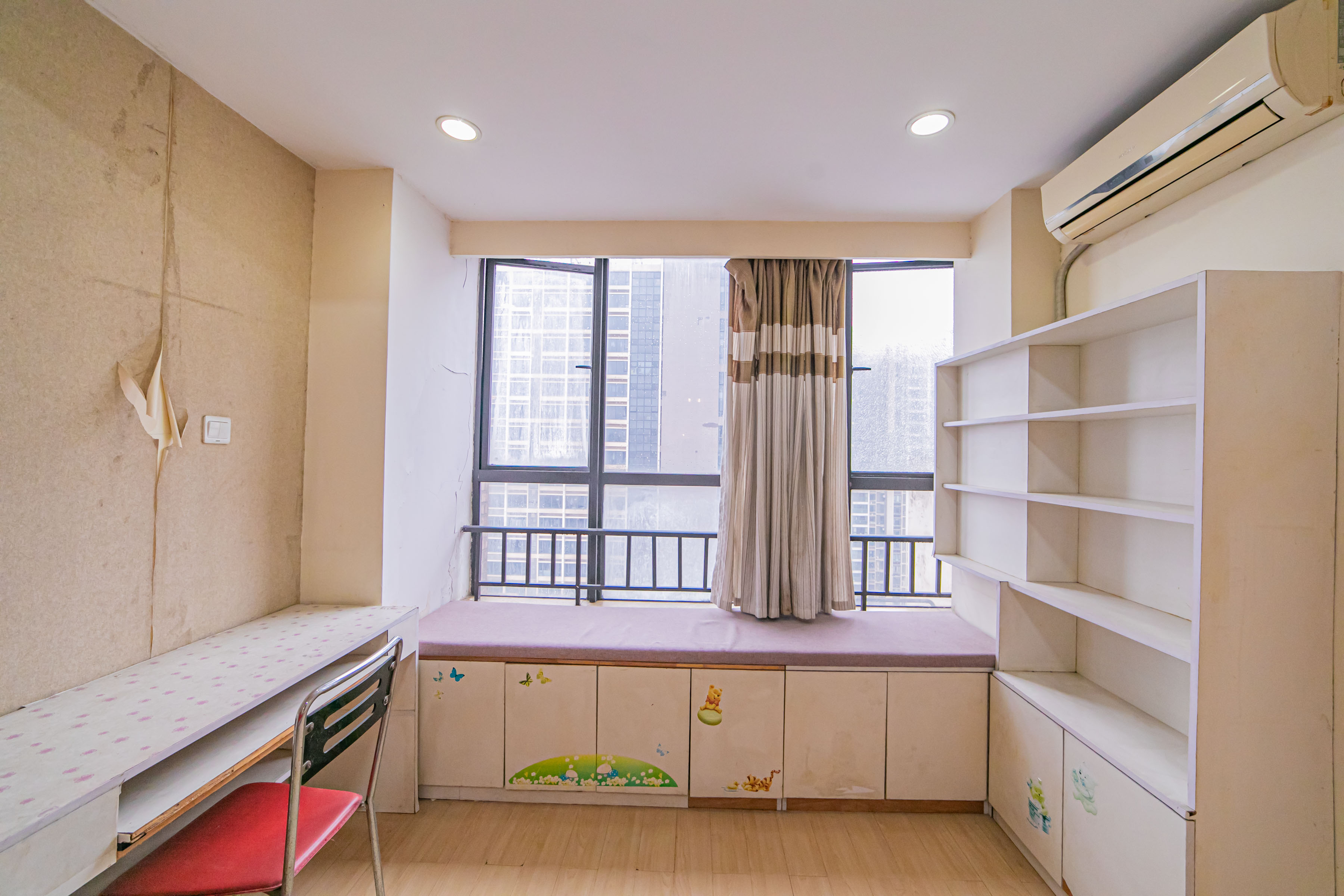 华润凤凰城一期  1室1厅1卫    30.5万 华润凤凰城一期  1室1厅1卫    30.5万卧室