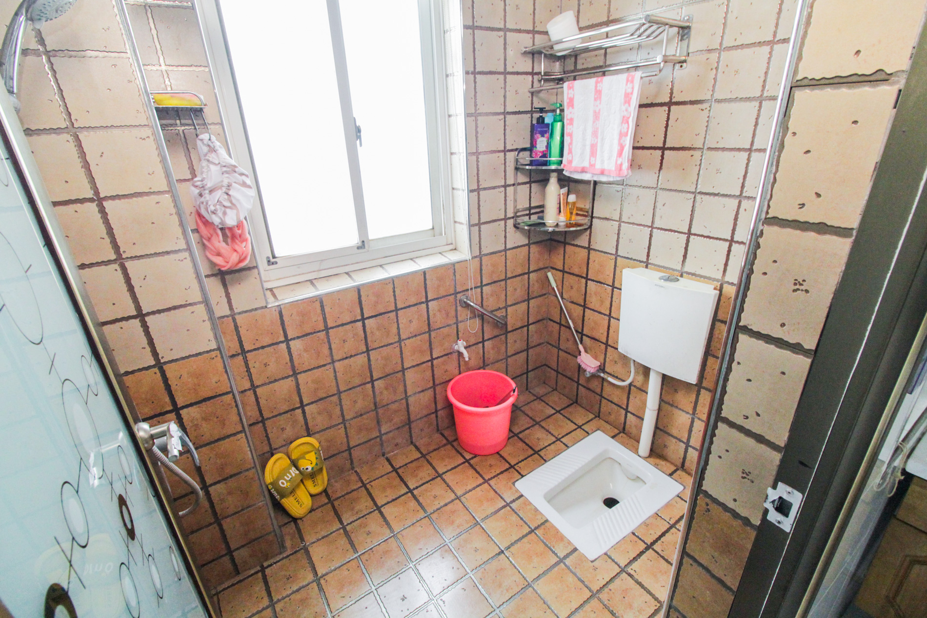 中建桂苑  4室2厅2卫   128.00万卫生间